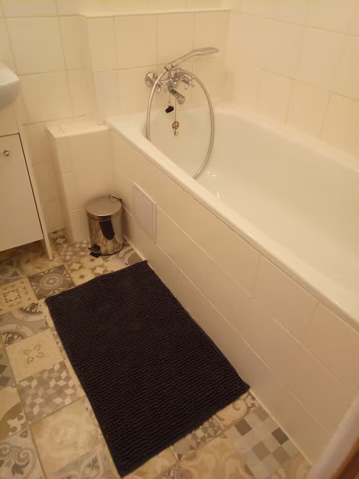 Predám  Štartovací  byt v lokalite Karlova Ves