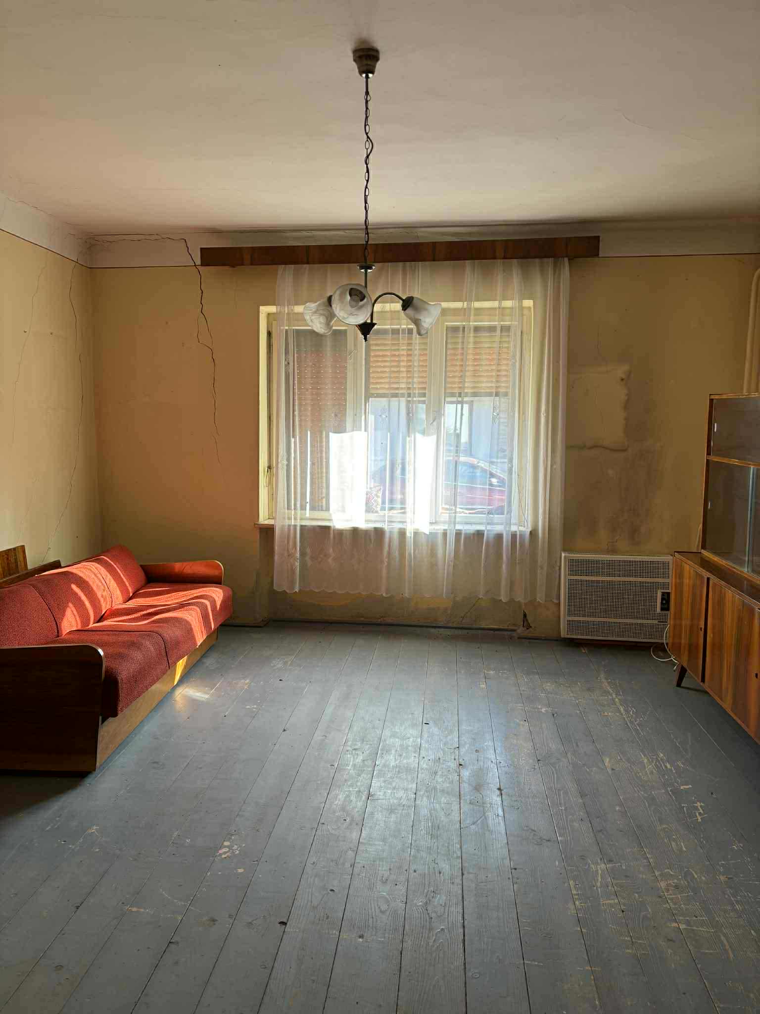 Predám Pozemok so starým domom dom v lokalite Ohrady