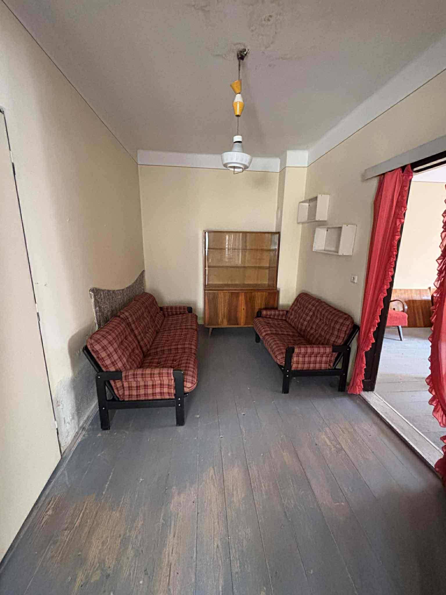 Predám Pozemok so starým domom dom v lokalite Ohrady