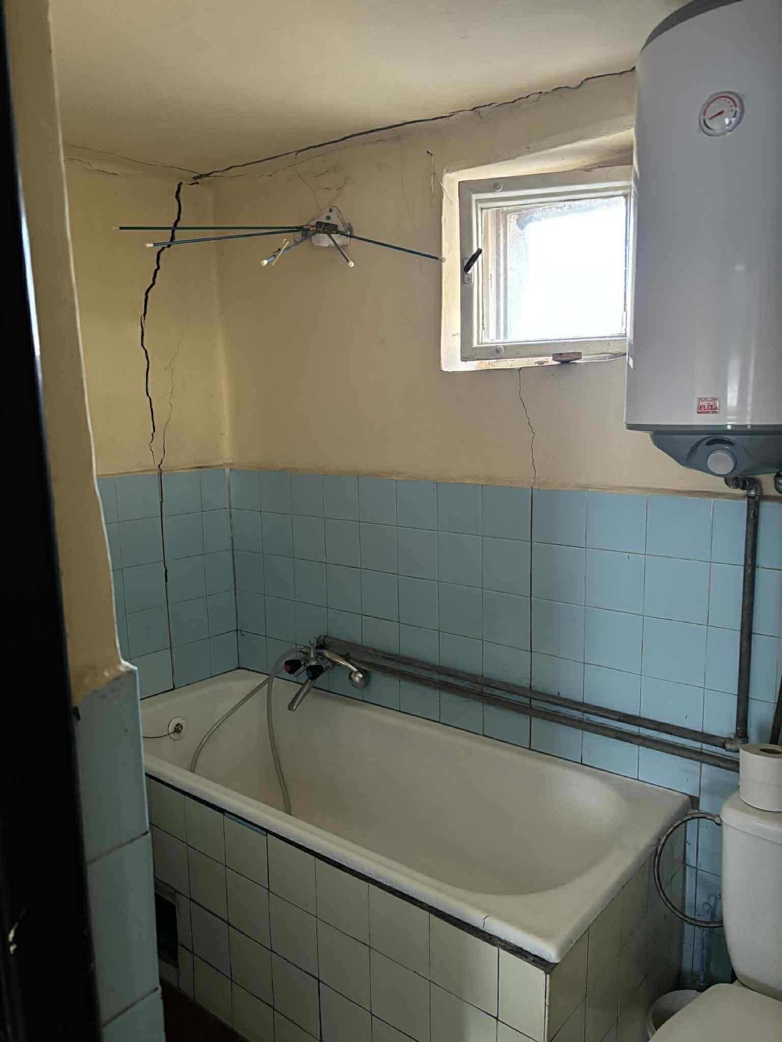 Predám Pozemok so starým domom dom v lokalite Ohrady