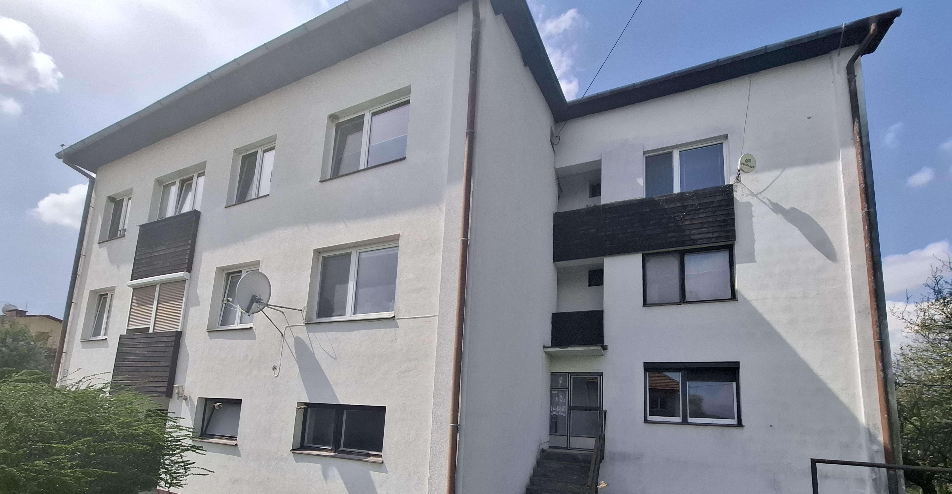 Predám 3-IZBOVÝ BYT s garážou byt v lokalite Partizánska Ľupča