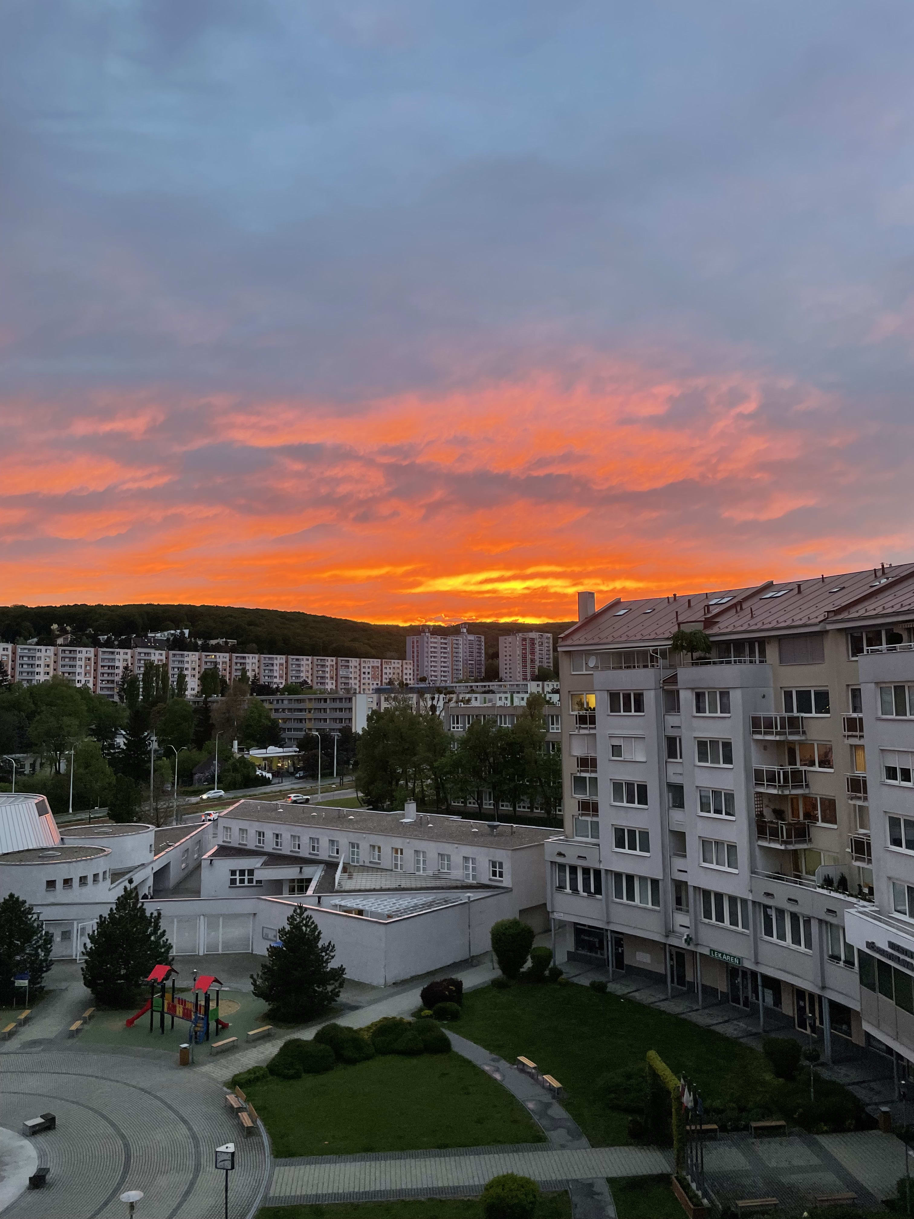 Predám slnečný byt v lokalite Karlova Ves