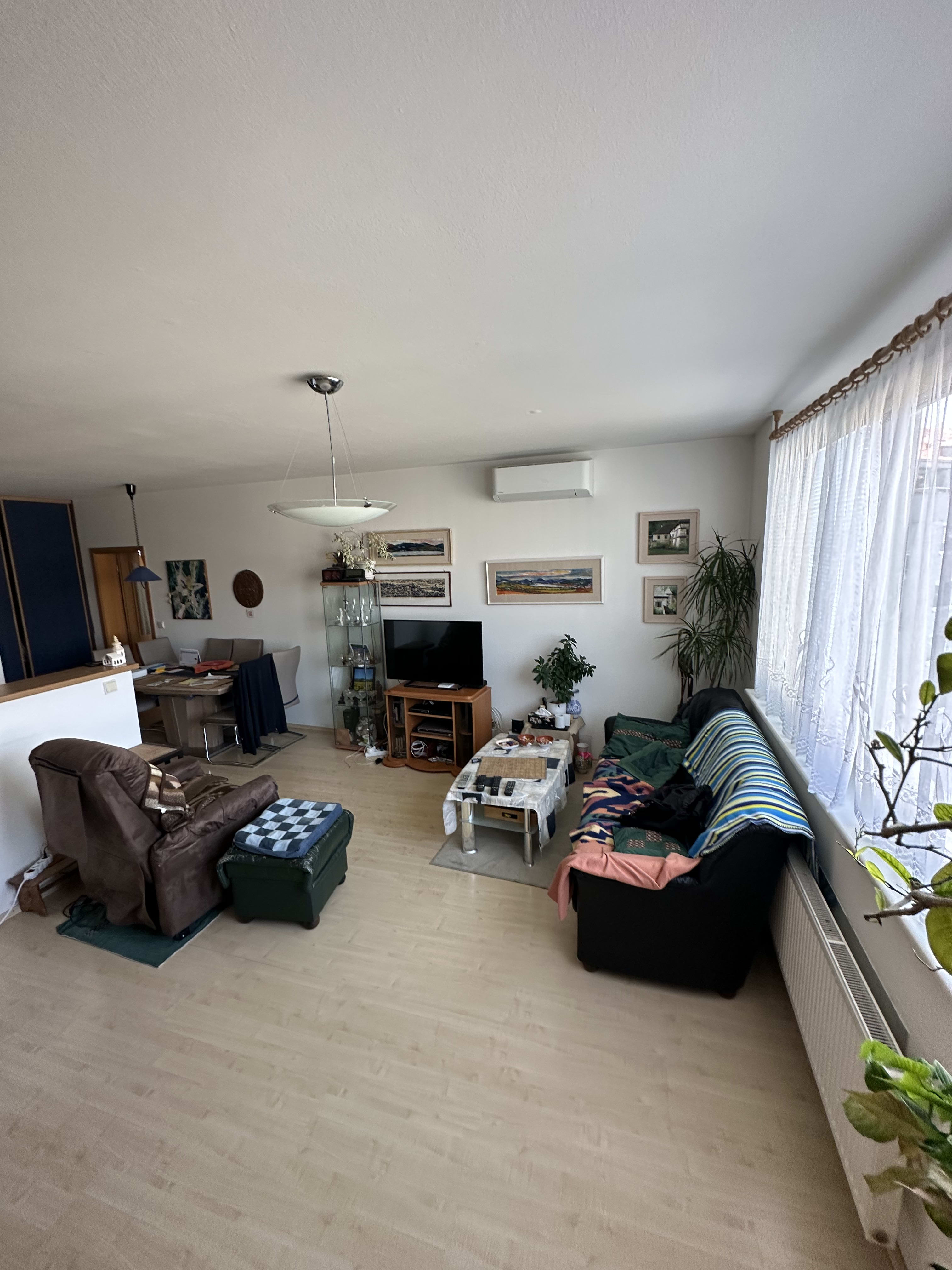 Predám slnečný byt v lokalite Karlova Ves