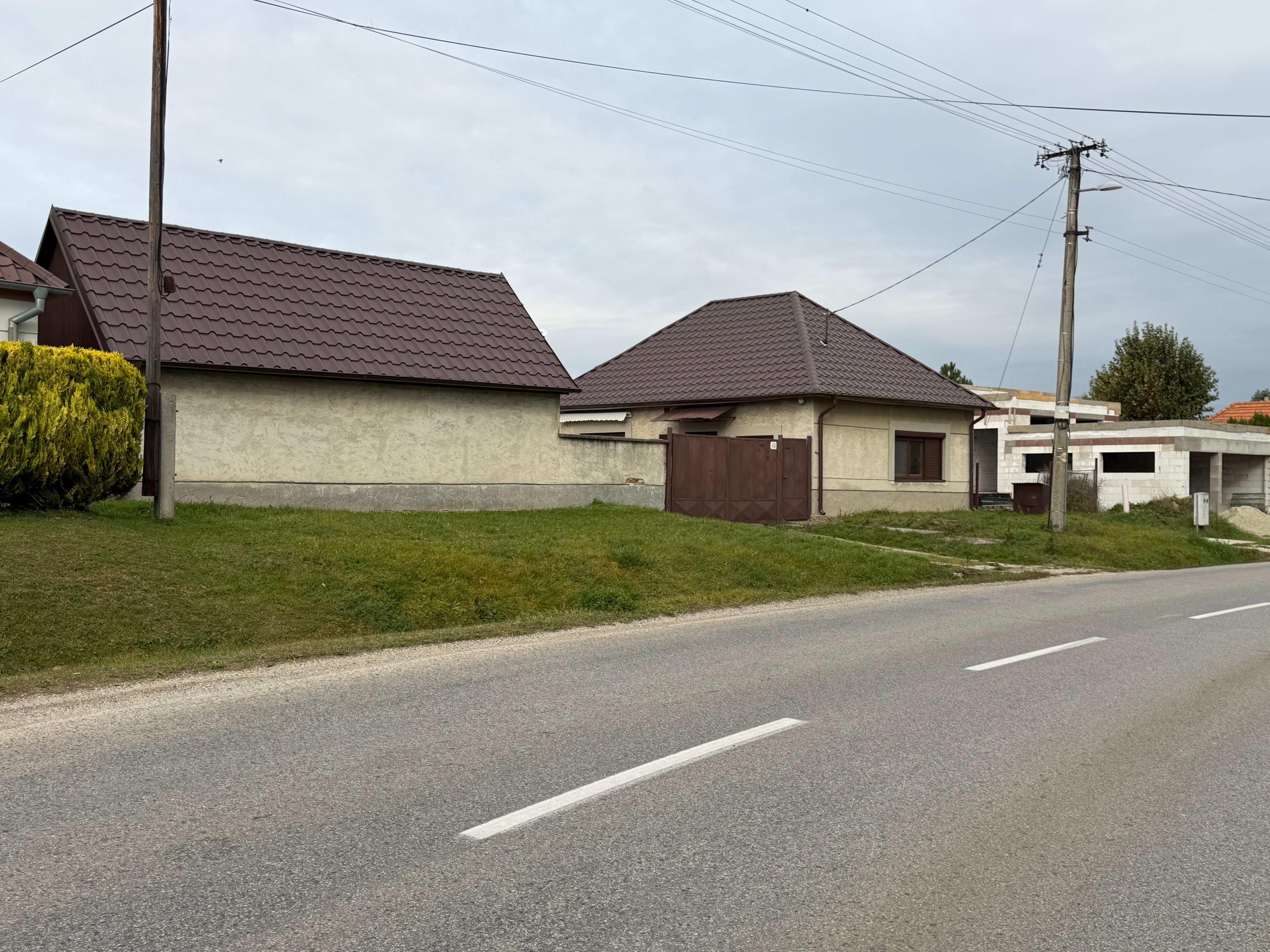 Predám Dom s pozemkom dom v lokalite Pata