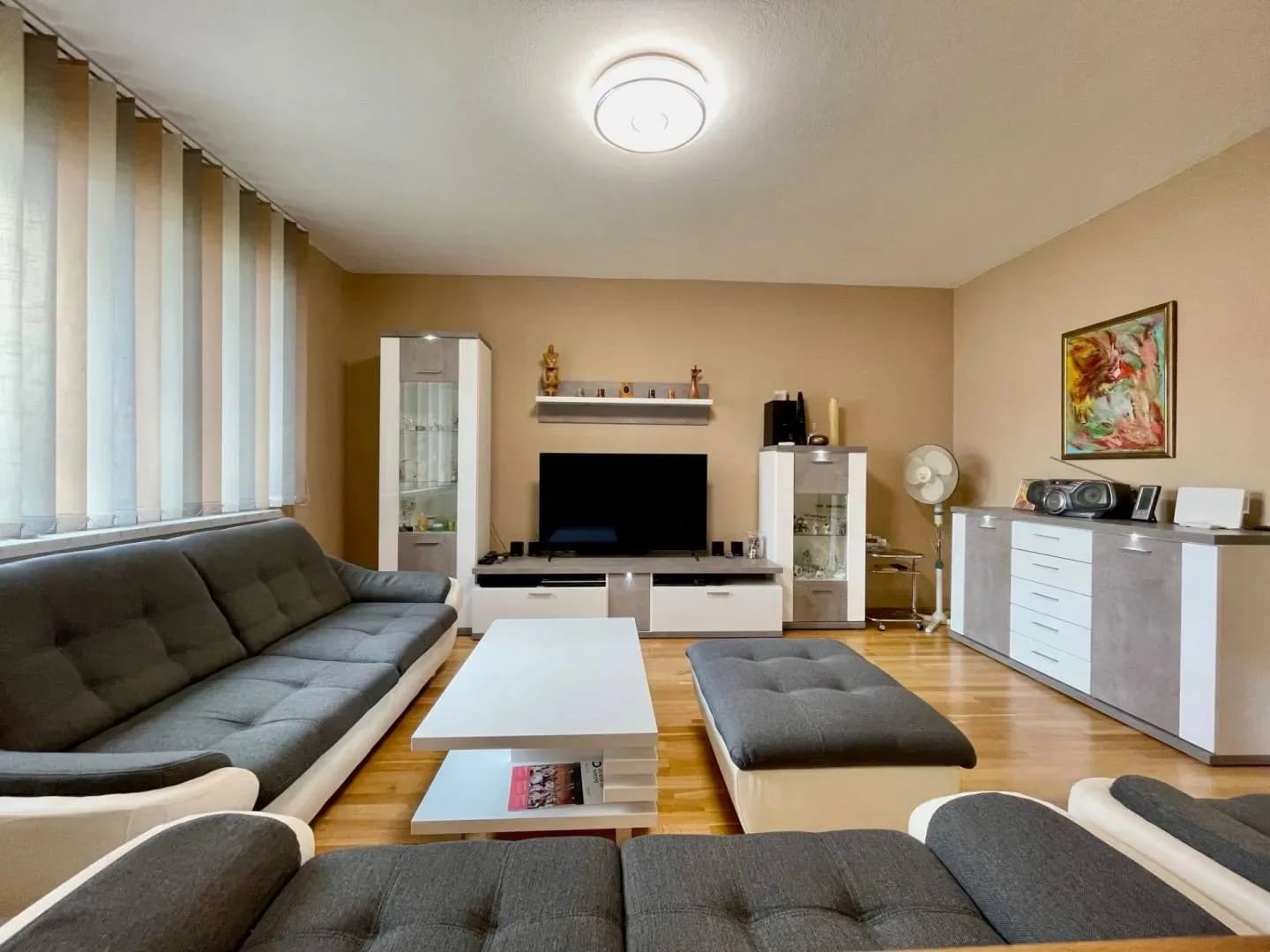 Predaný byt Dubnica nad Váhom. Vynikajúce služby bezmaklerov.sk. Obávam sa že makléri do 2030 už neprežijú. Pán Bohuš na predaji zarobil o 3700 eur viac - neprišiel o províziu.