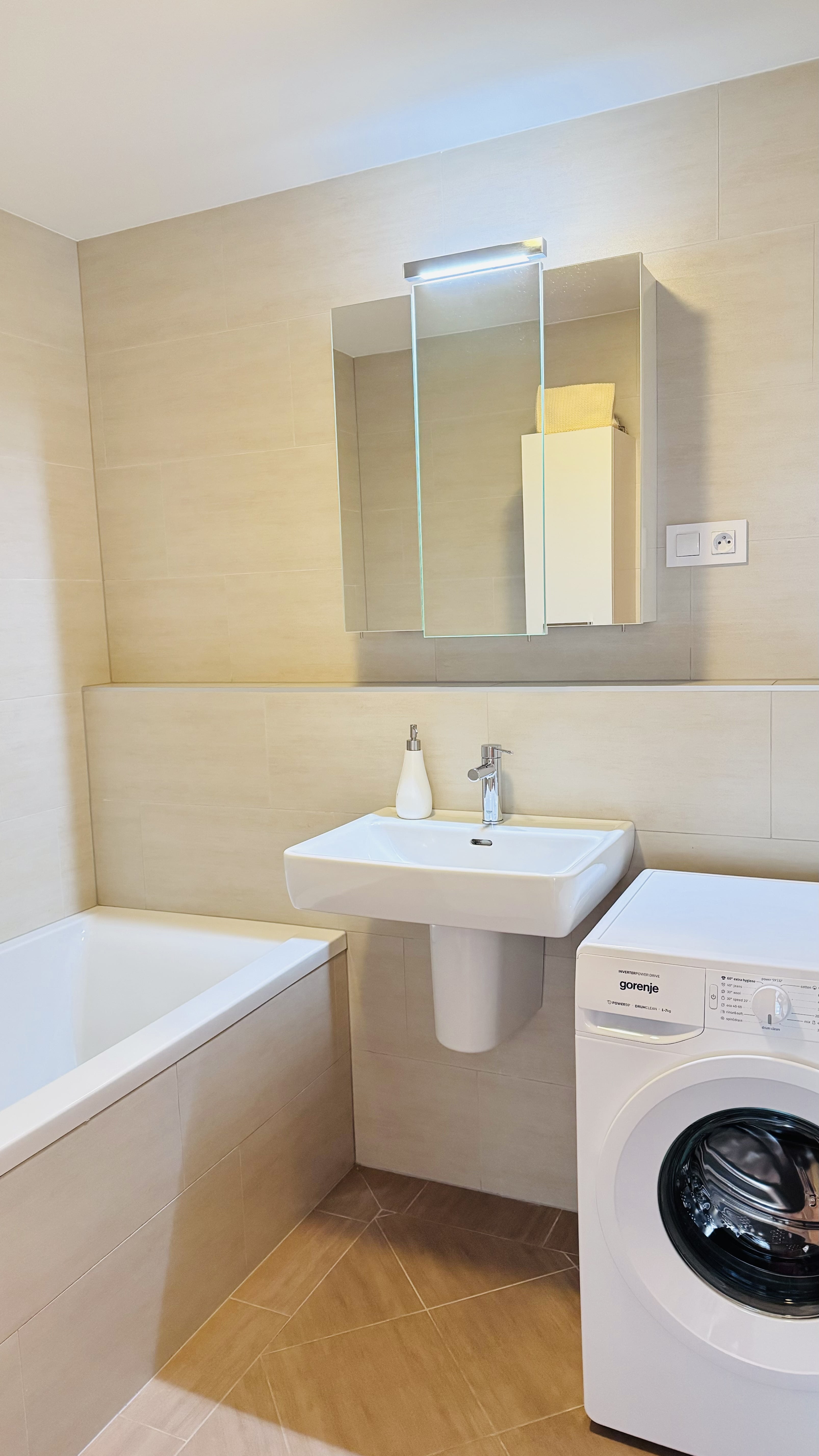 Prenajmem moderný byt v lokalite Karlova Ves