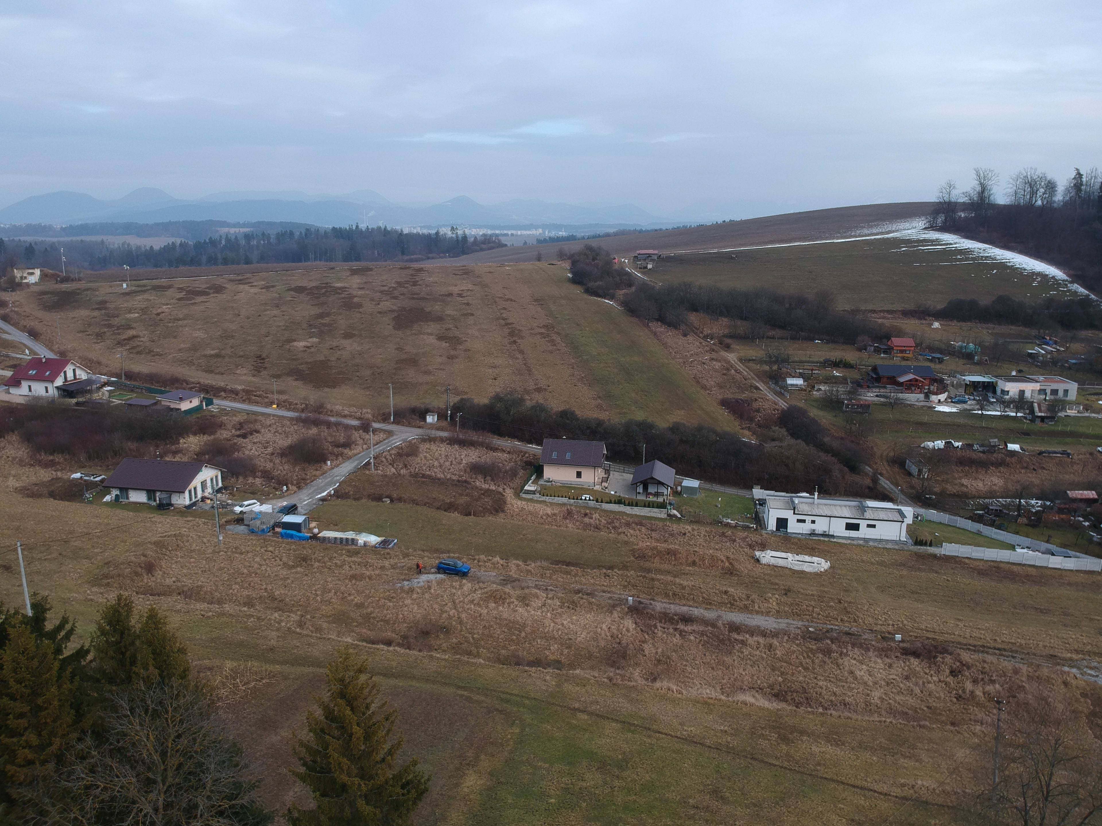 Predám slnečný pozemok v lokalite Lietava