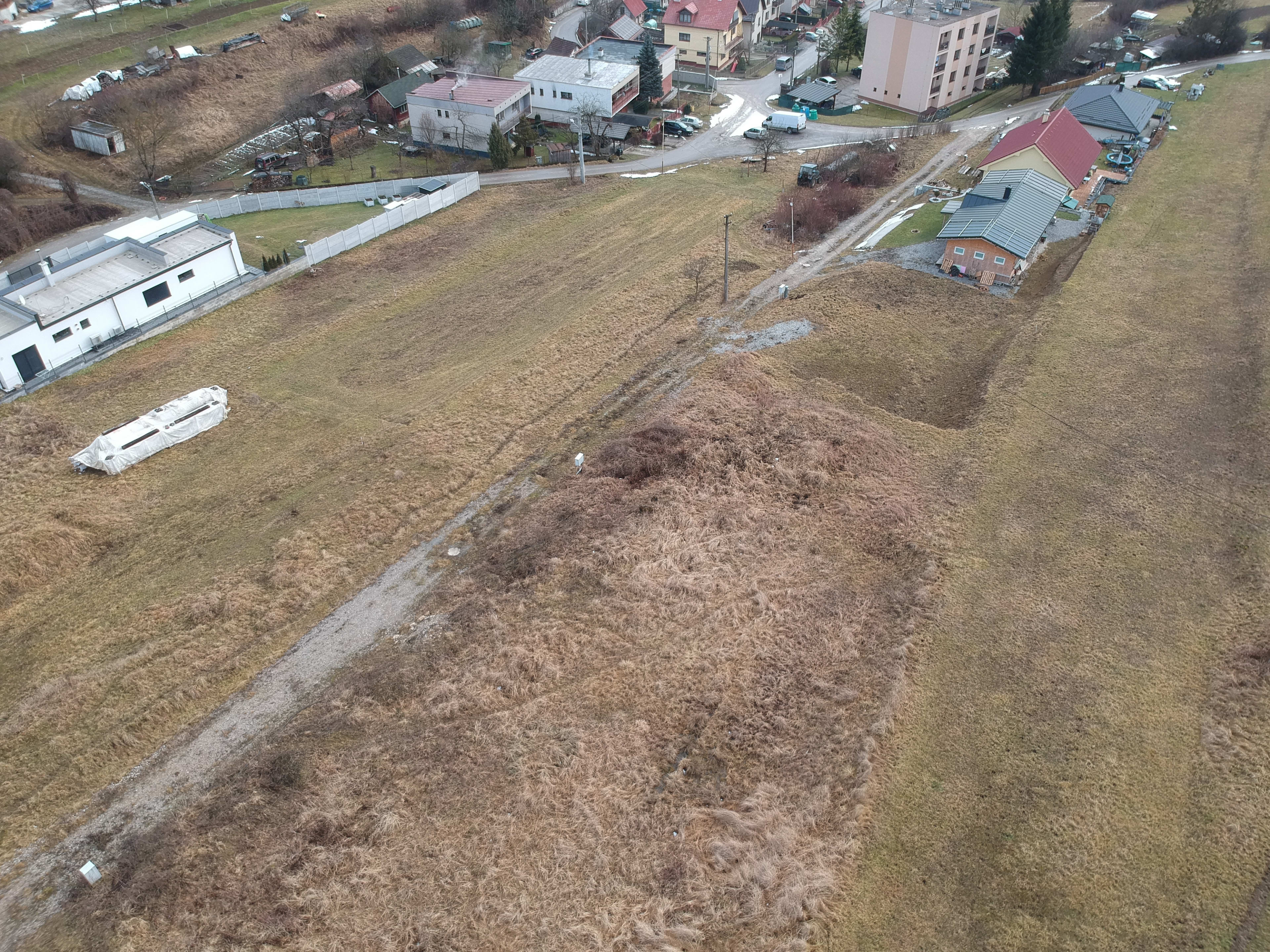 Predám slnečný pozemok v lokalite Lietava