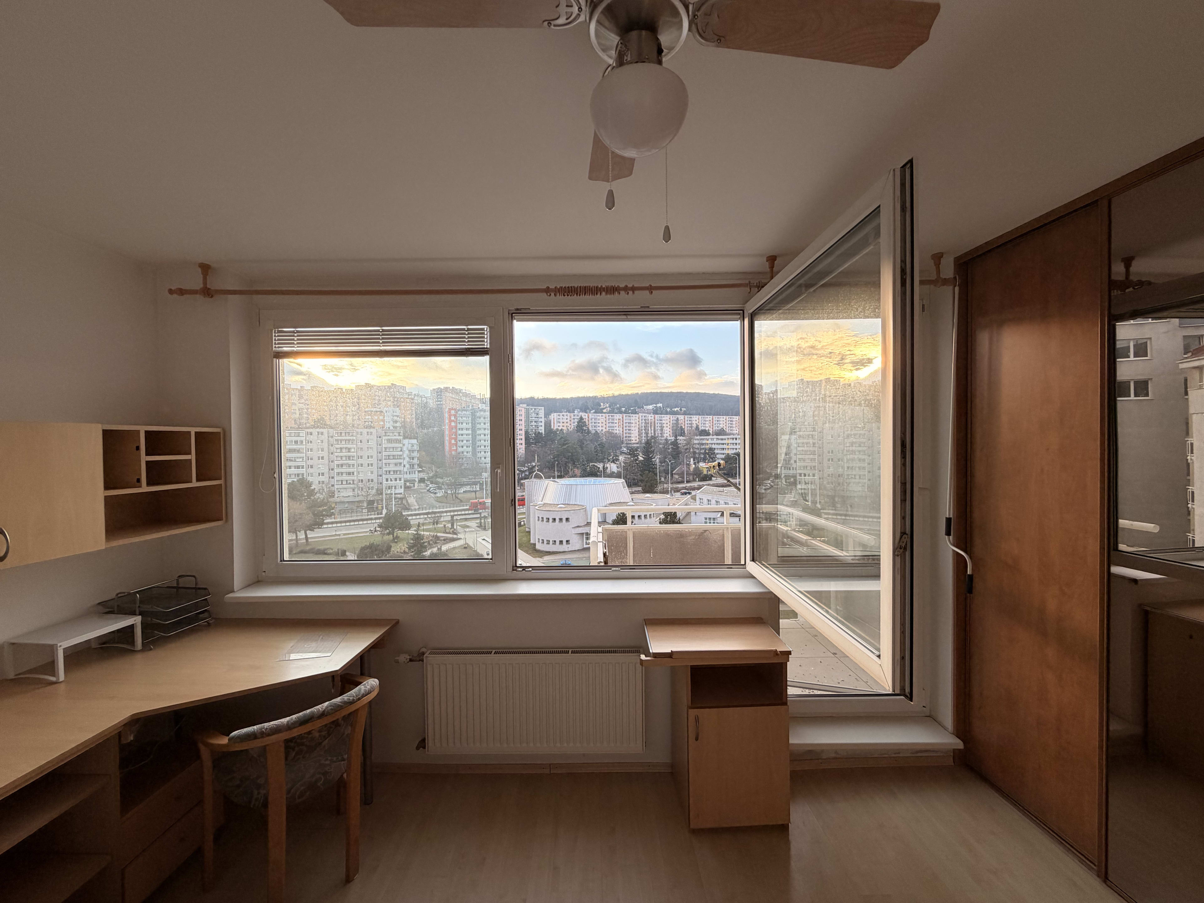 Predám slnečný byt v lokalite Karlova Ves