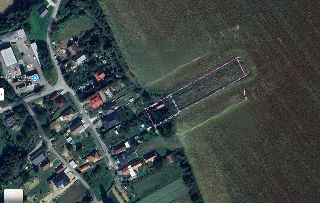 Predám pozemok a starší dom v lokalite Malé Dvorany