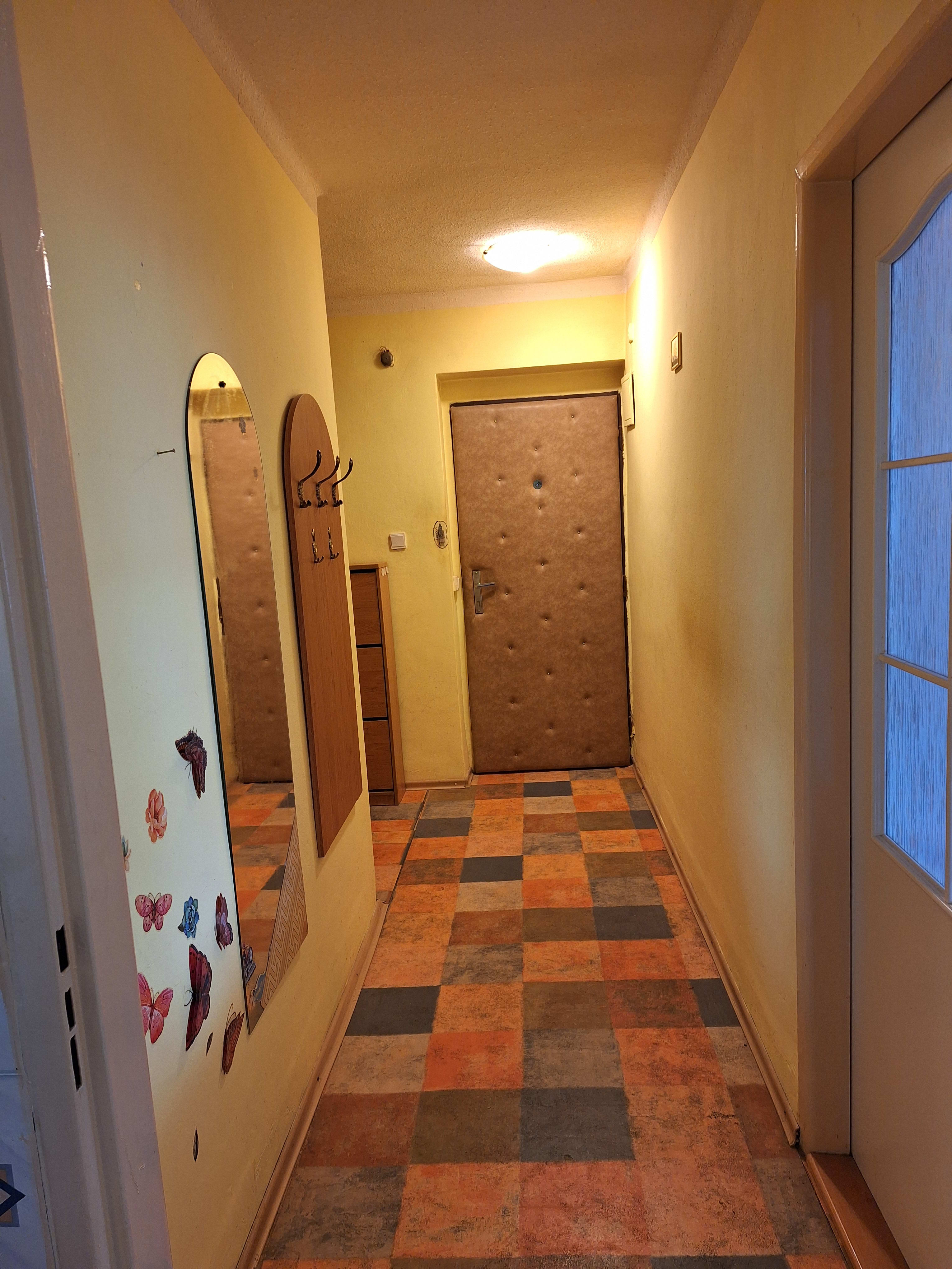 Predám slnečný byt v lokalite Handlová