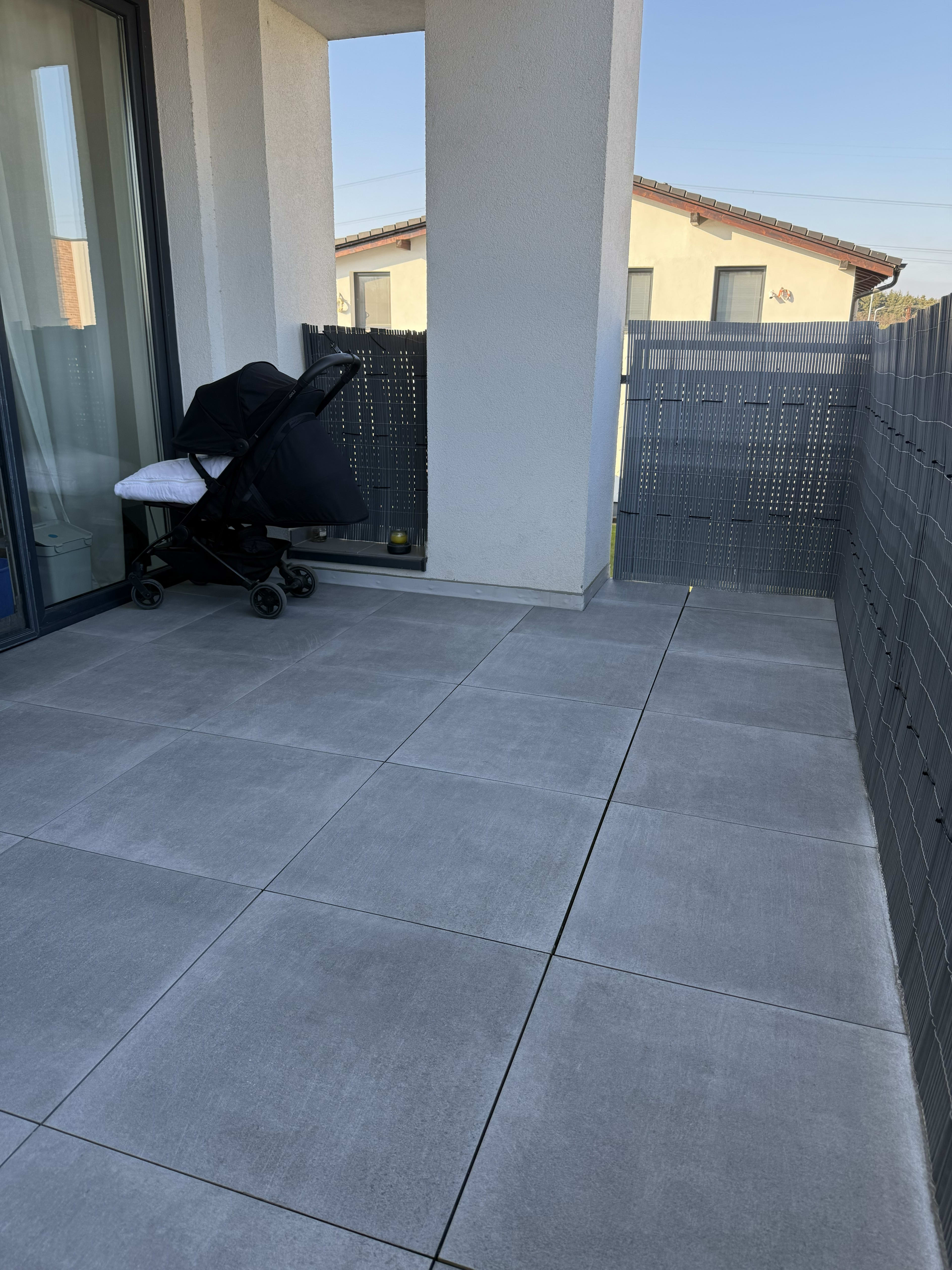 Predám 3i byt s terasou-MA-5min, byt v lokalite Kostolište