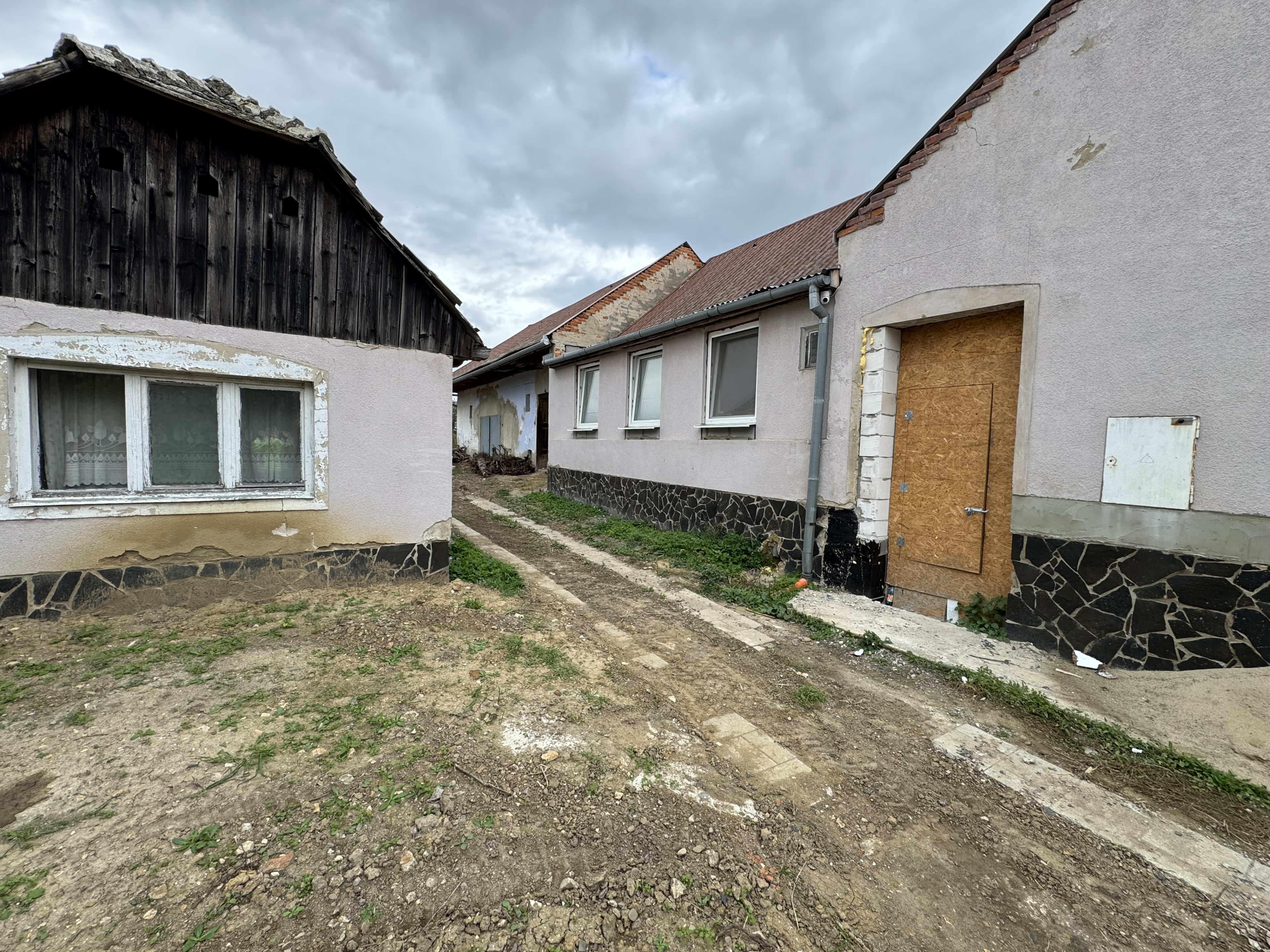 Predám obrovský dom v lokalite Zemplínsky Branč