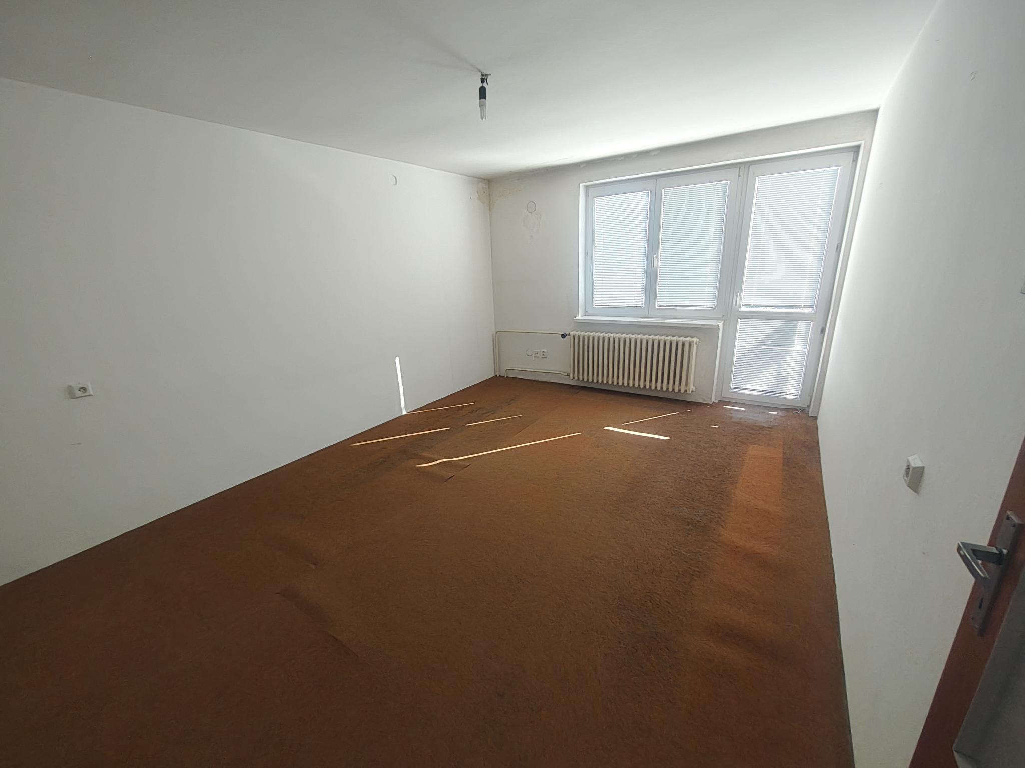 Predám vhodný na rekonštrukciu dom v lokalite Senec