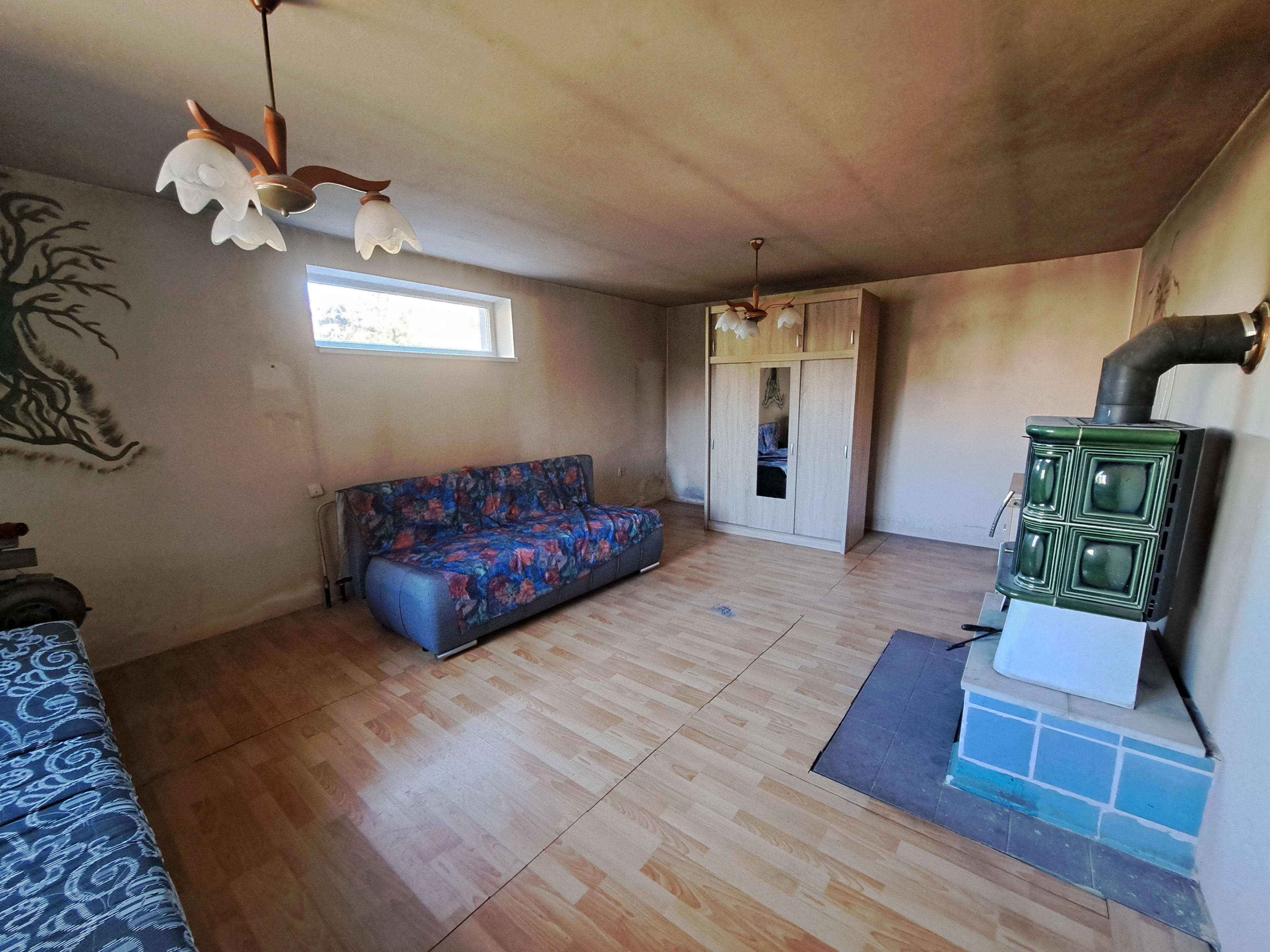 Predám pôvodný  dom v lokalite Košeca