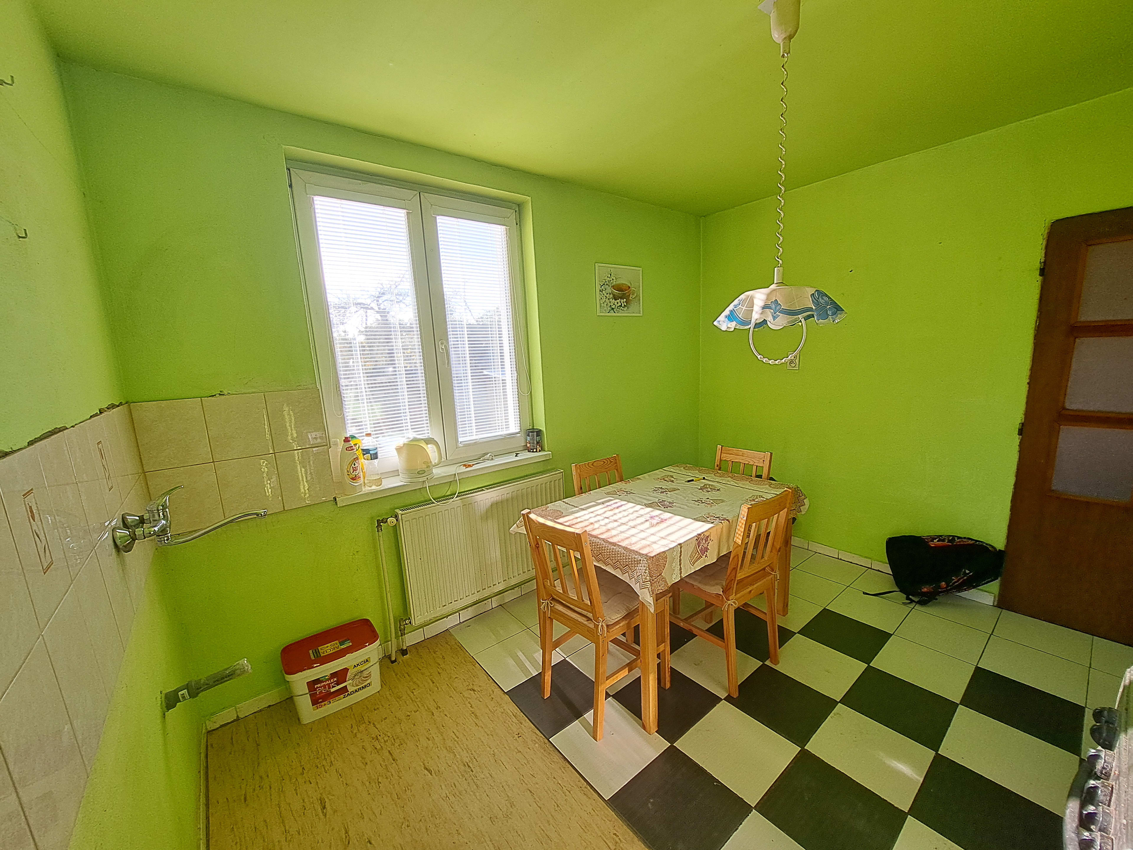 Predám pôvodný  dom v lokalite Košeca