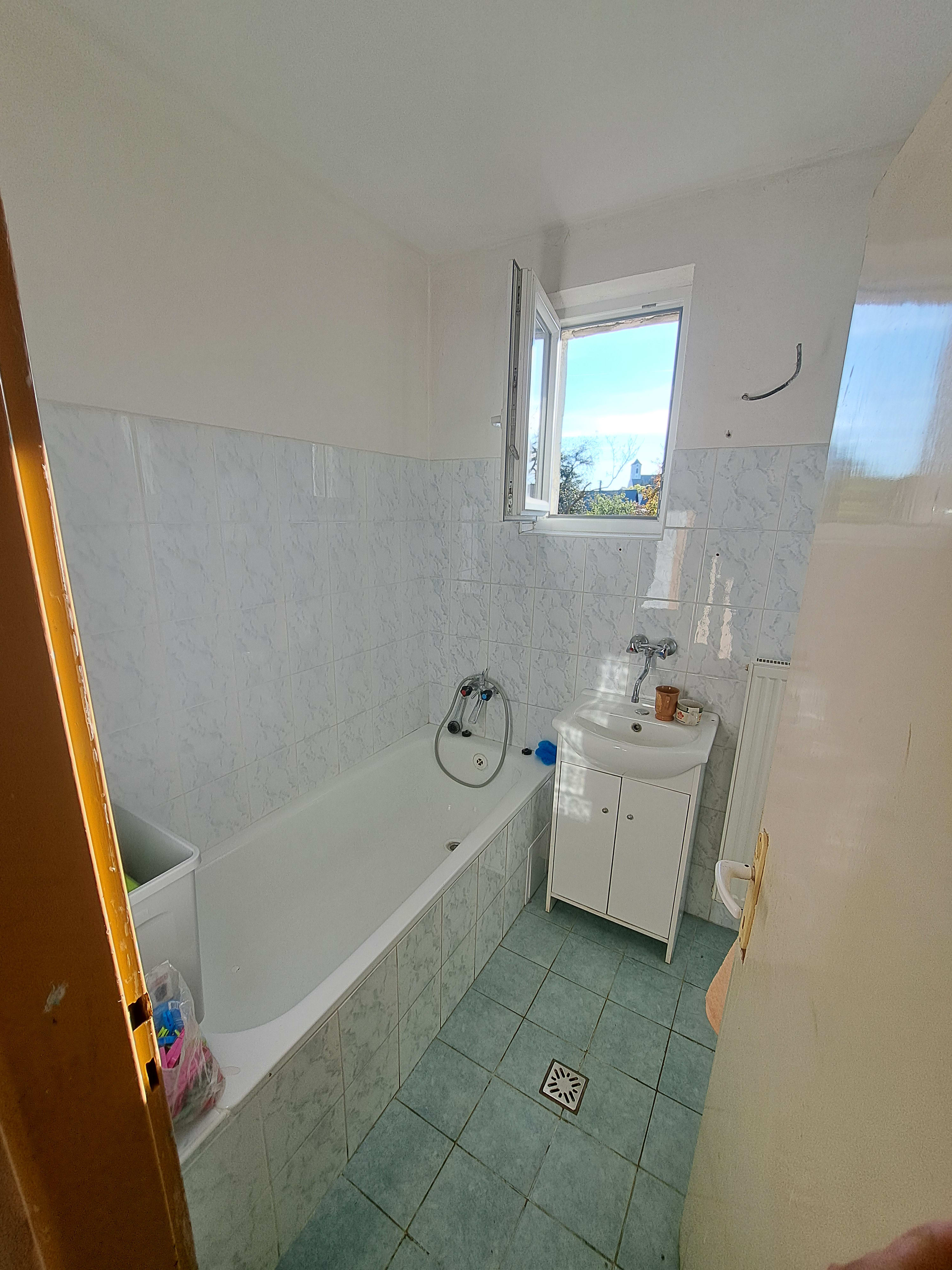 Predám pôvodný  dom v lokalite Košeca