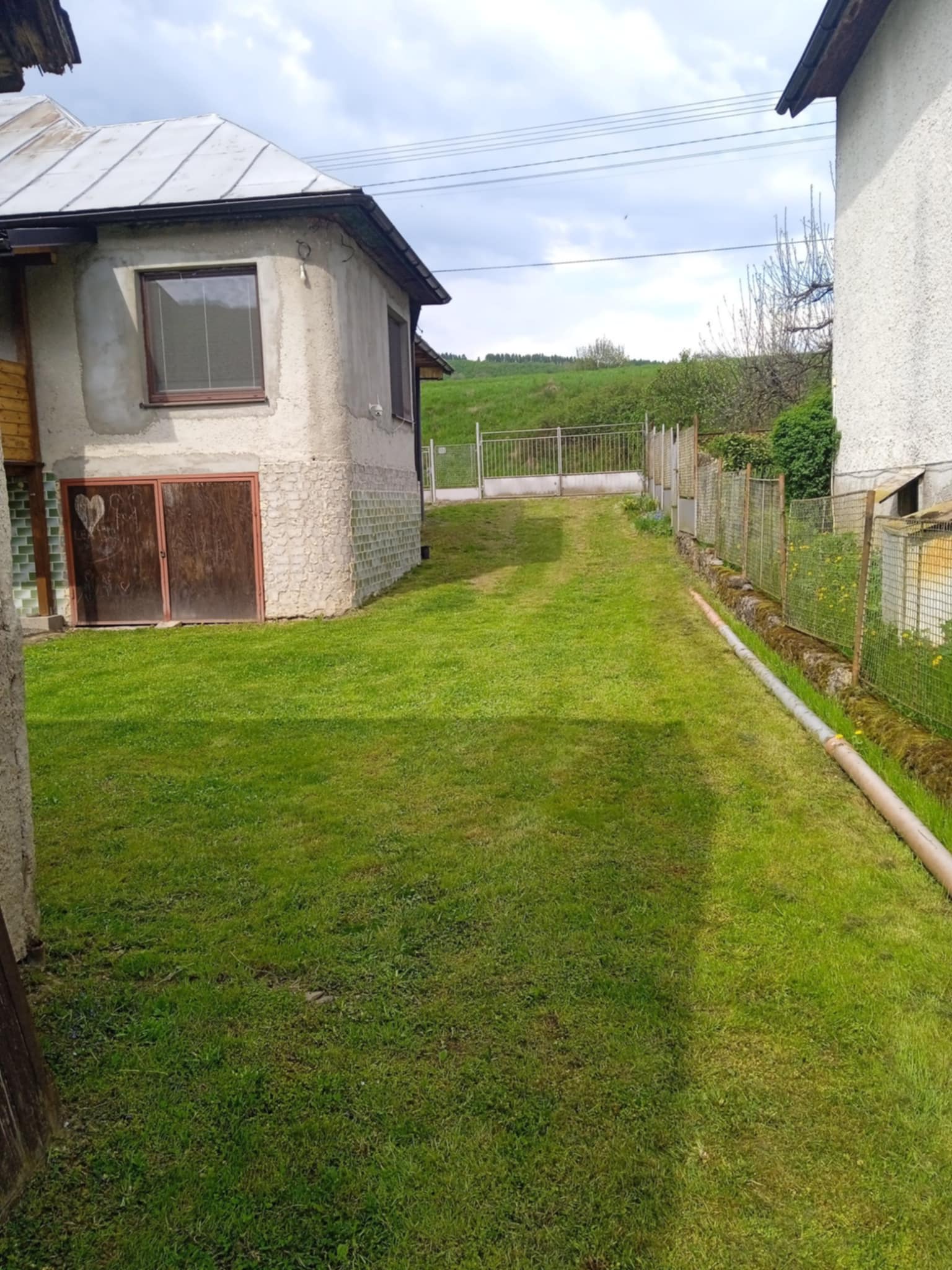 Predám  s veľkým slnečným pozem. dom v lokalite Ubľa