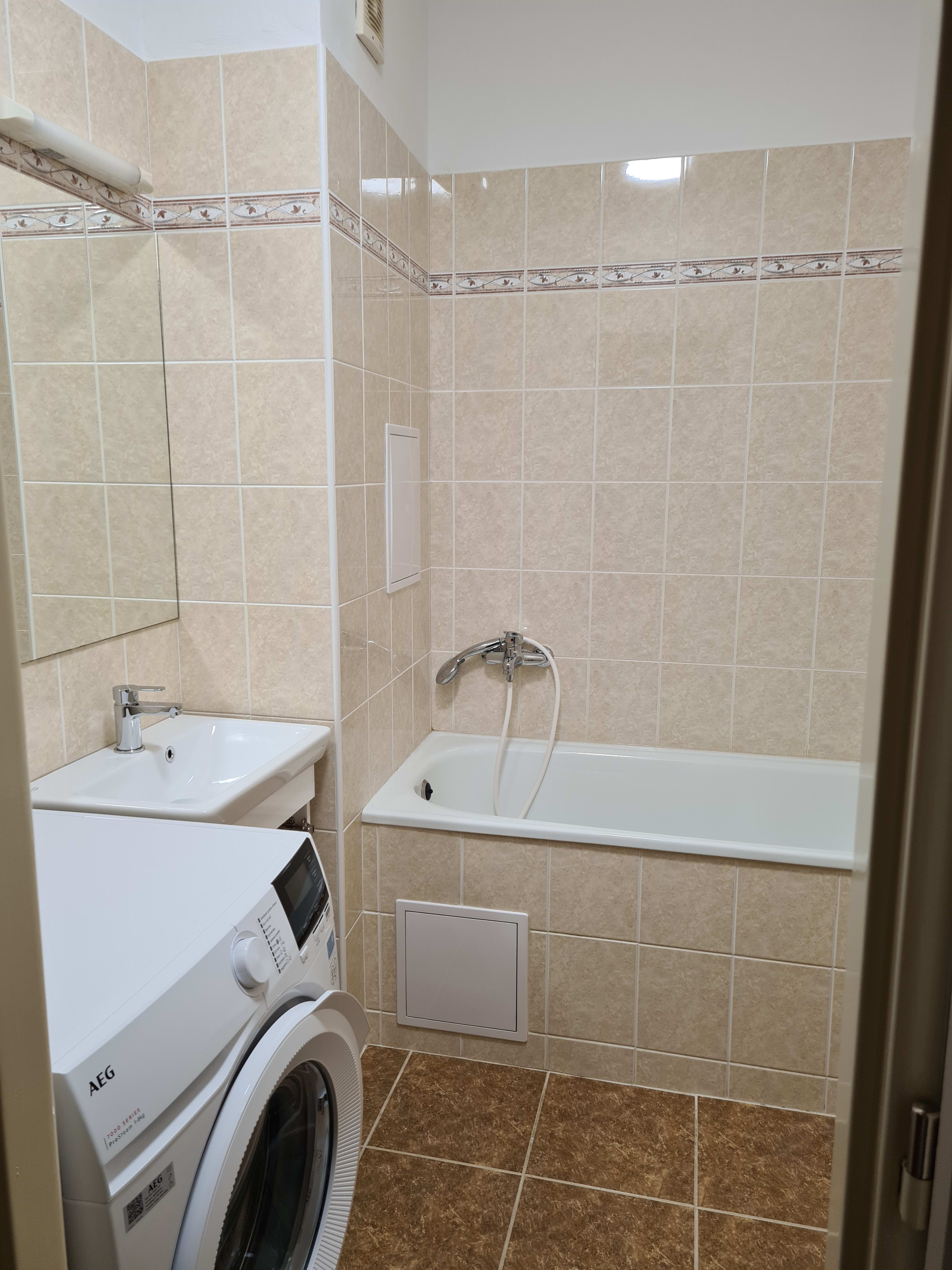 Prenajmem 2 IZBOVÝ BYT 57 m² NÁJOM byt v lokalite Trenčín