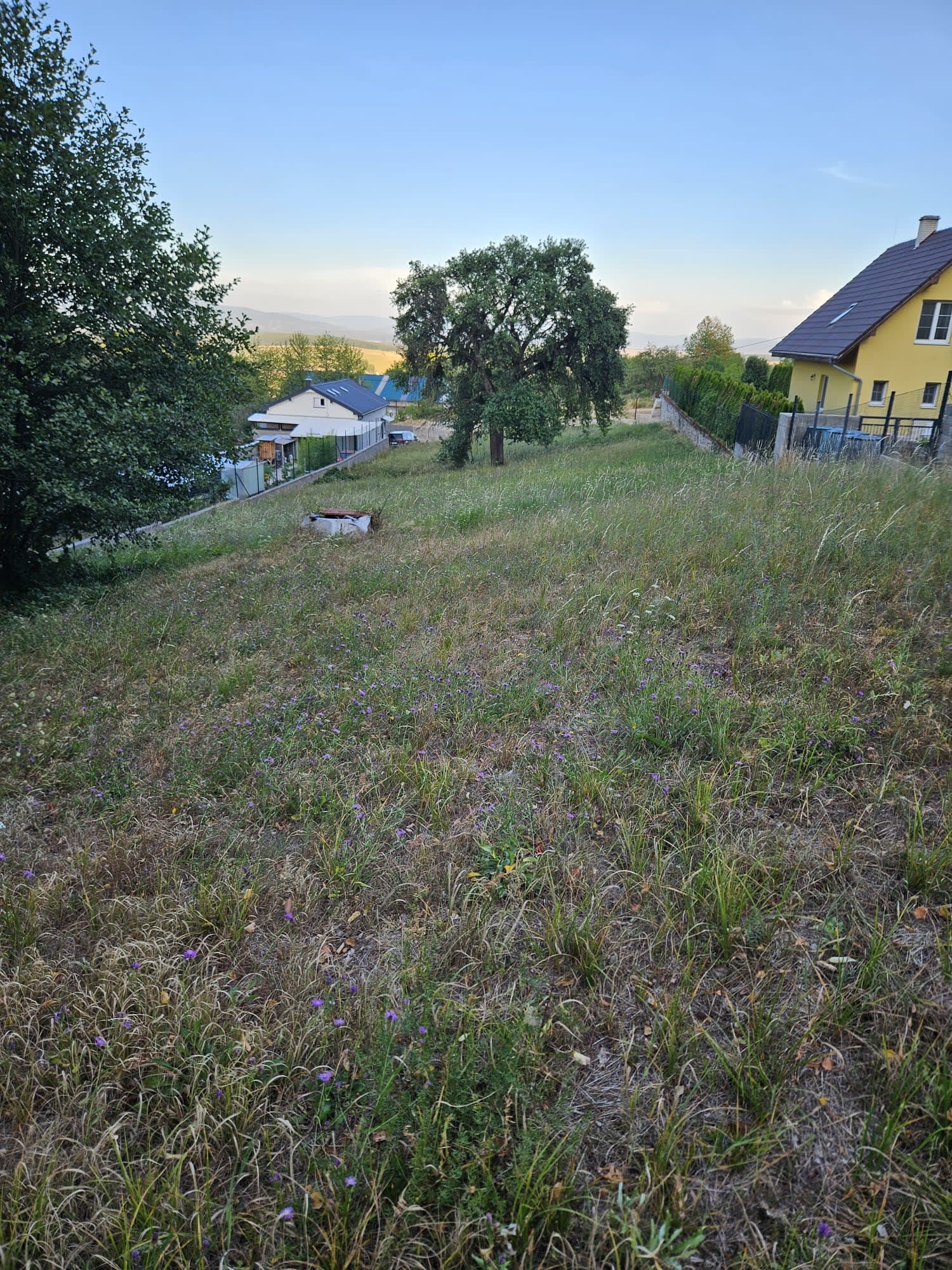 Predám 2340m2, STAVEBNÝ POZEMOK  pozemok v lokalite Dubodiel