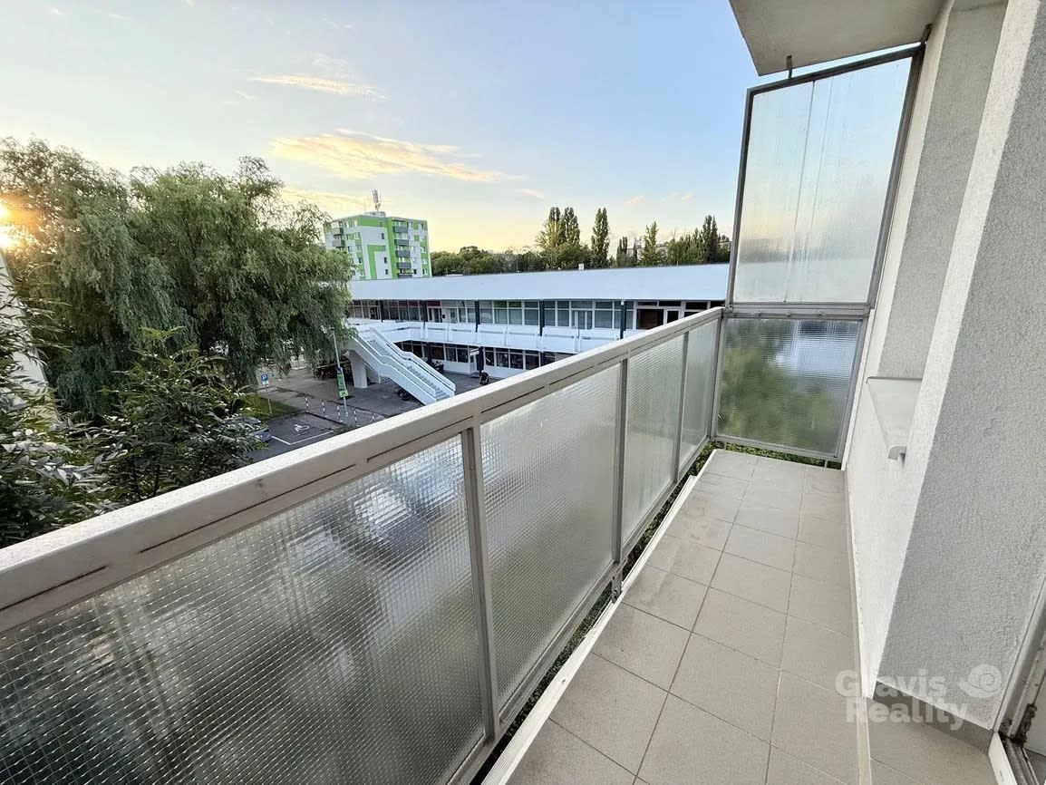 Predám so samostatnými izbami  byt v lokalite Ružinov