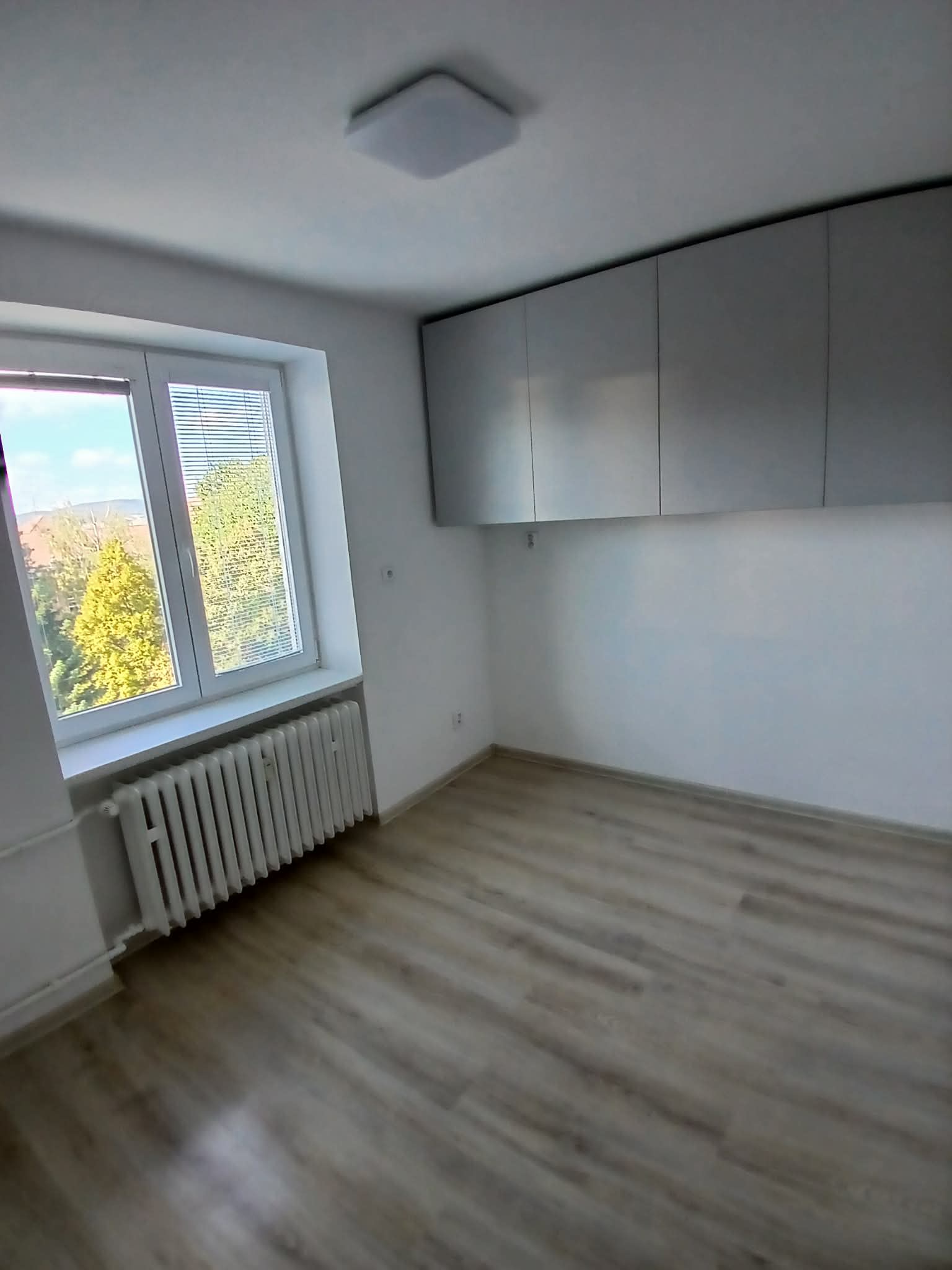 Predám slnečný byt v lokalite Dubnica nad Váhom