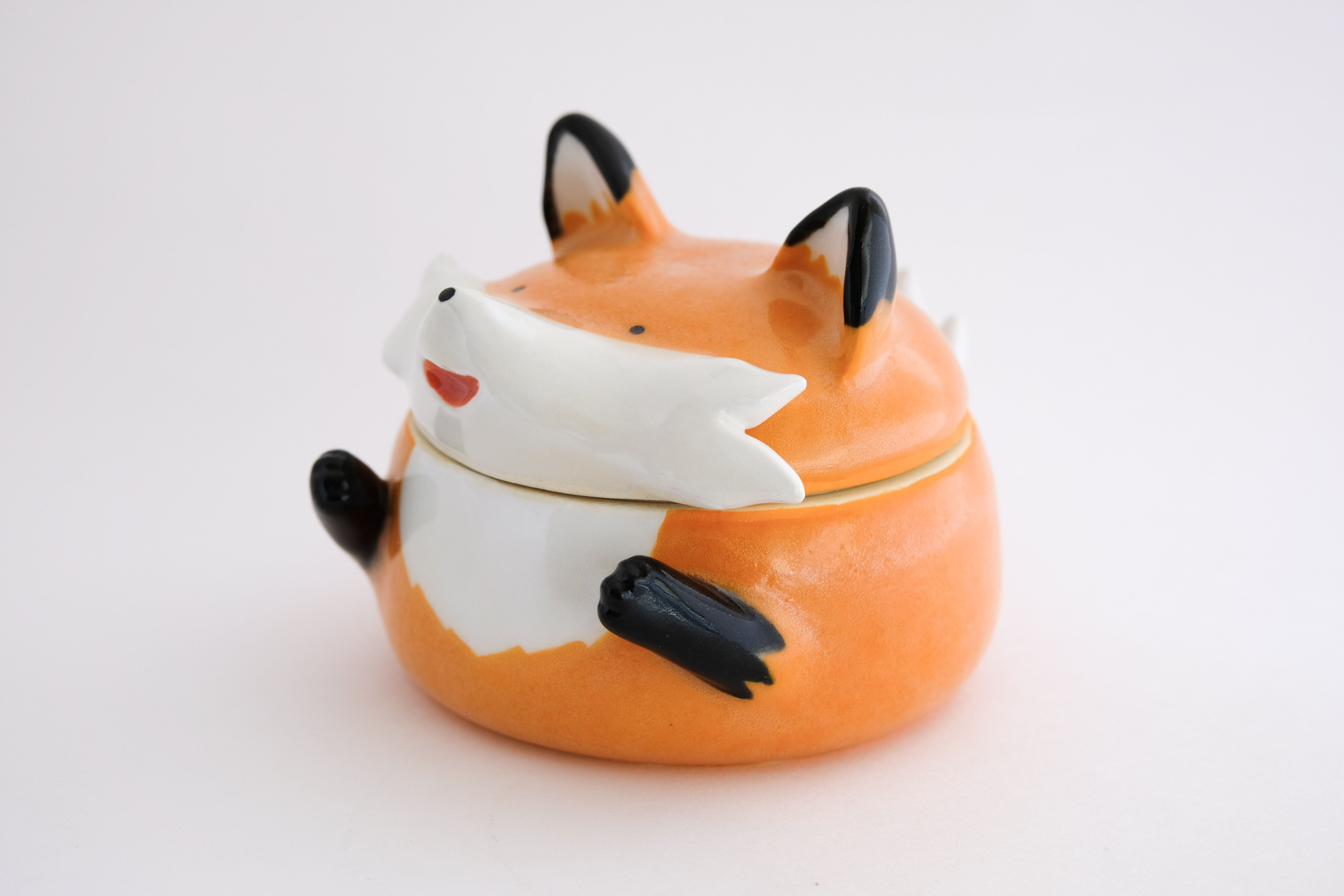 Orange fox angled