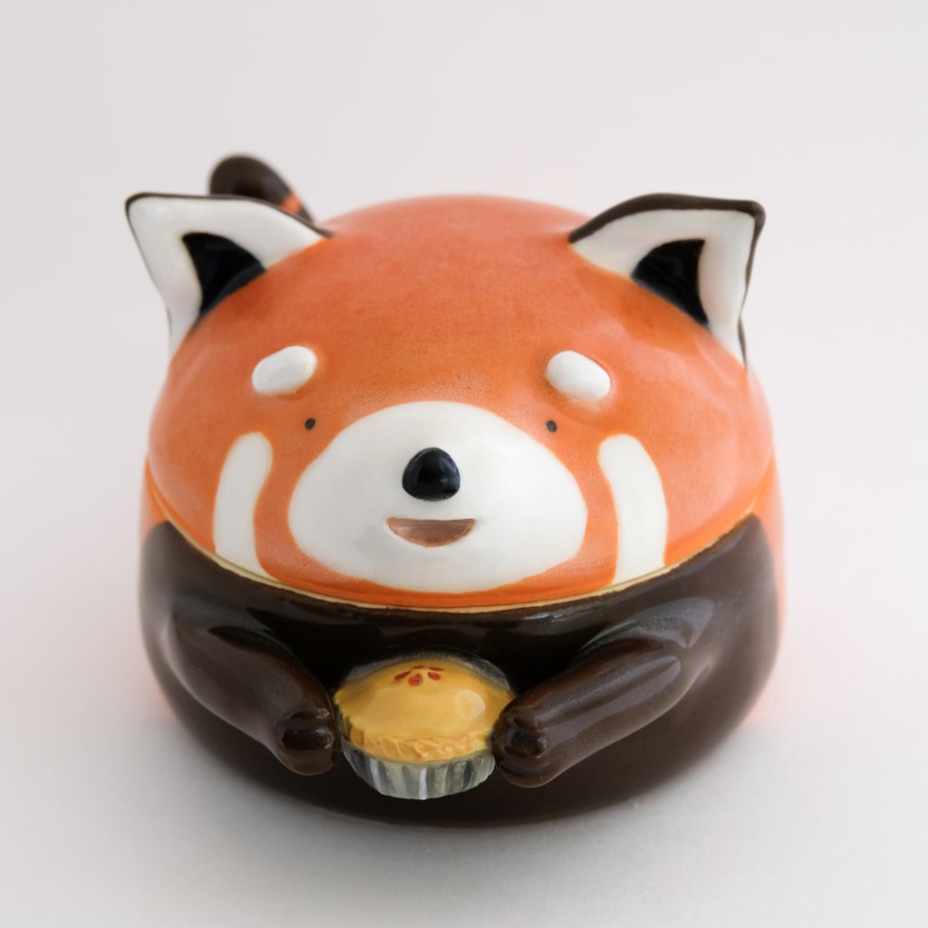 Red Panda with Pie
