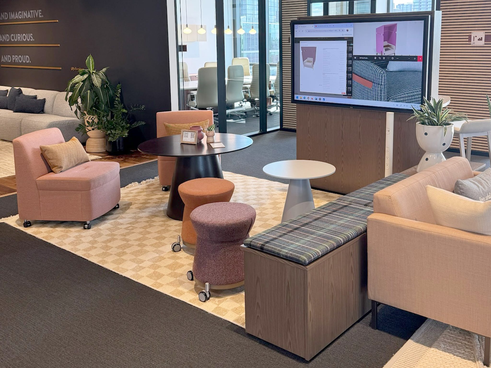 JSI_Chicago_Showroom_Flex_Field_07