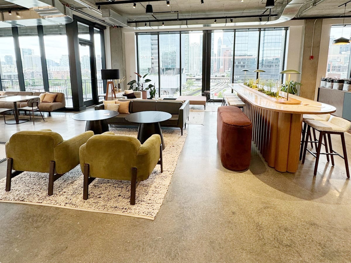 JSI_Chicago_Showroom_LowKeyLounge_04