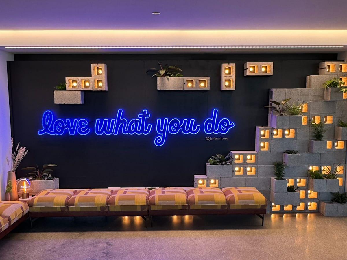 JSI_Chicago_Showroom_HospitalityHub_04