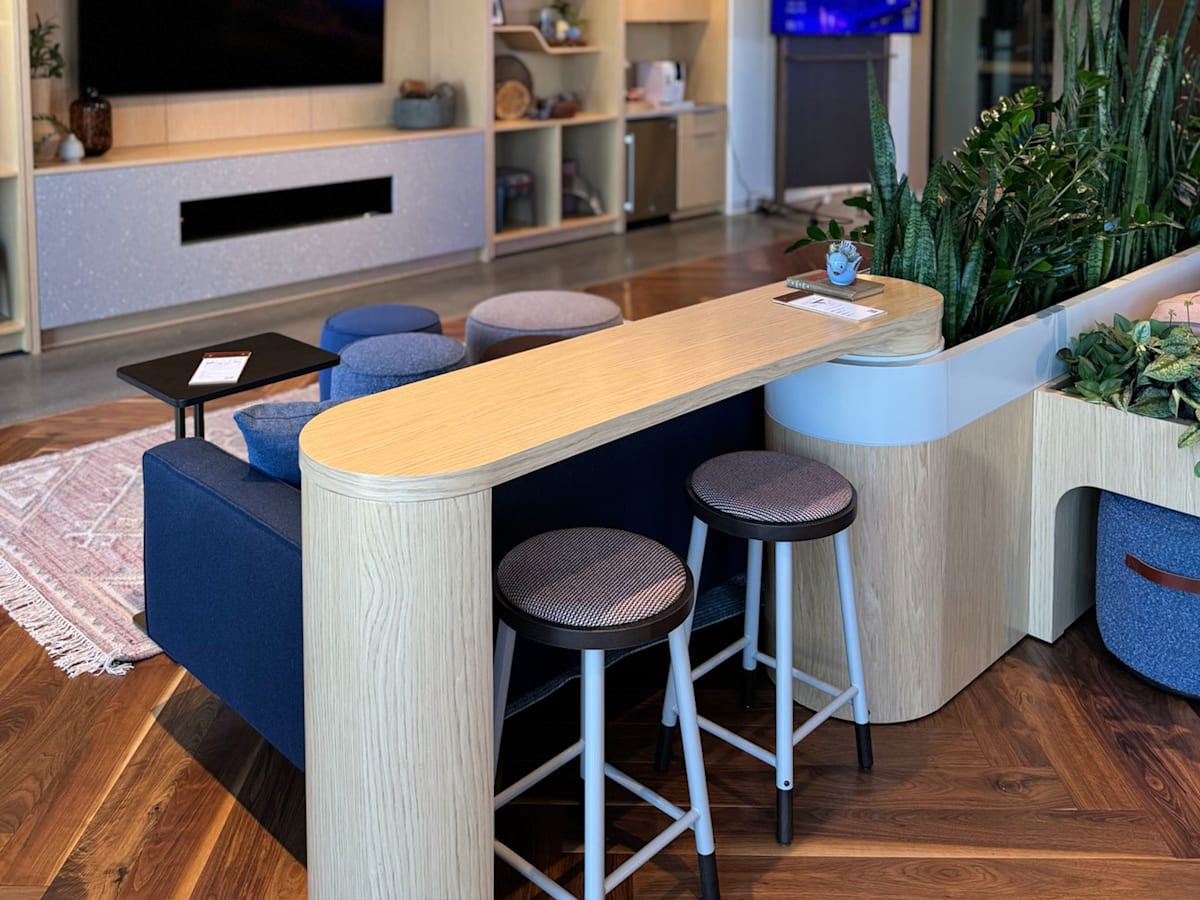 JSI_Chicago_Showroom_HospitalityHub_06