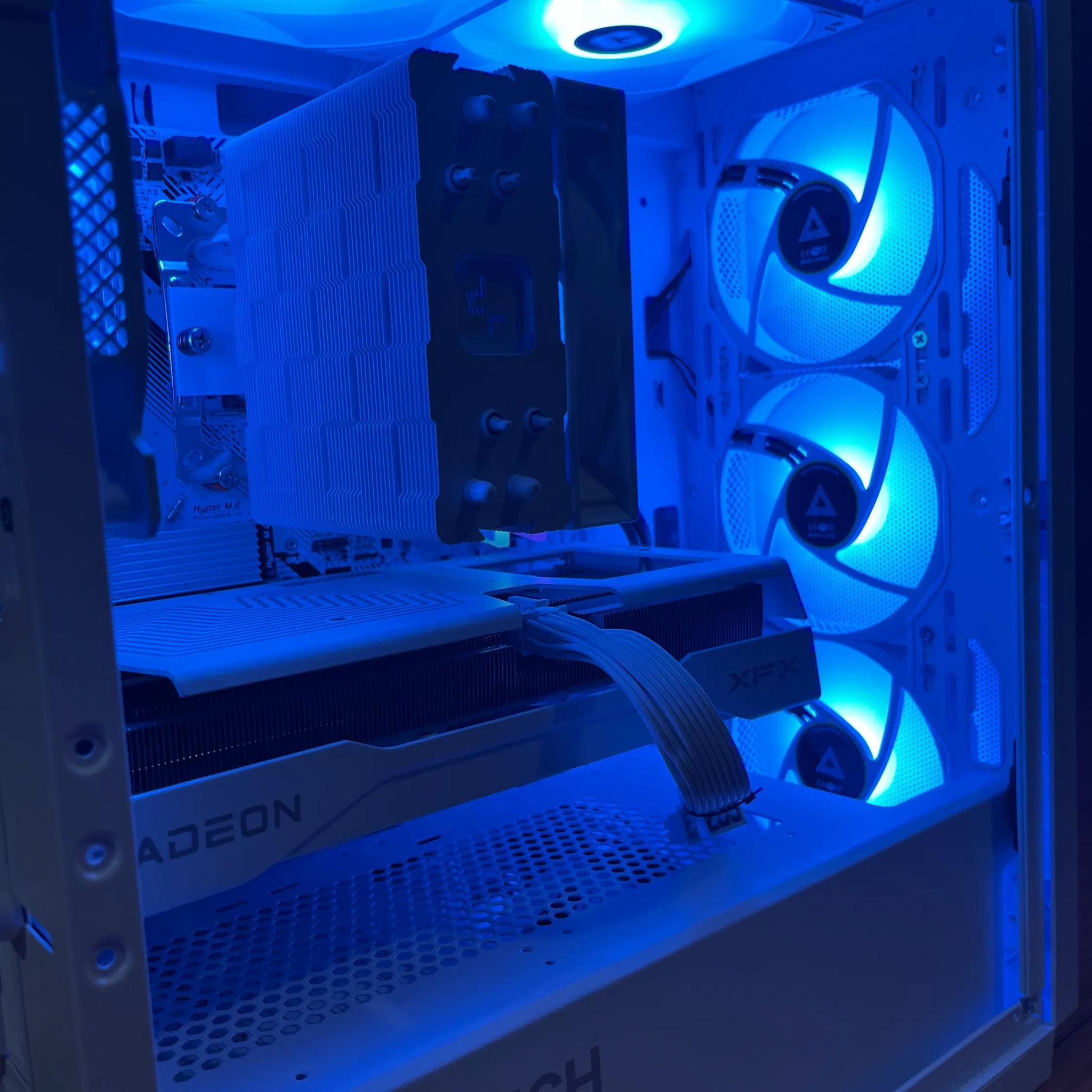 RX 9060 XT | Ryzen 7 5800XT | All White | Jawa