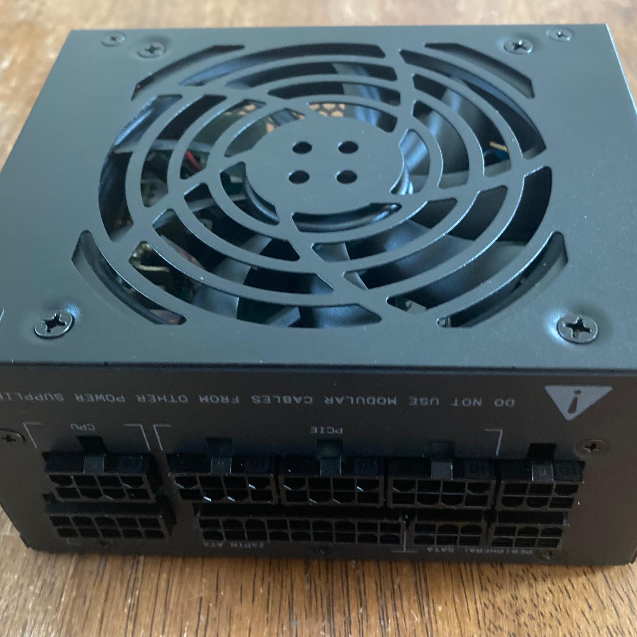 NZXT C750 Gold SFX PSU 電源ユニット Amazon.com: NZXT C750 - C Series ATX 750 Watt 80 Plus Gold