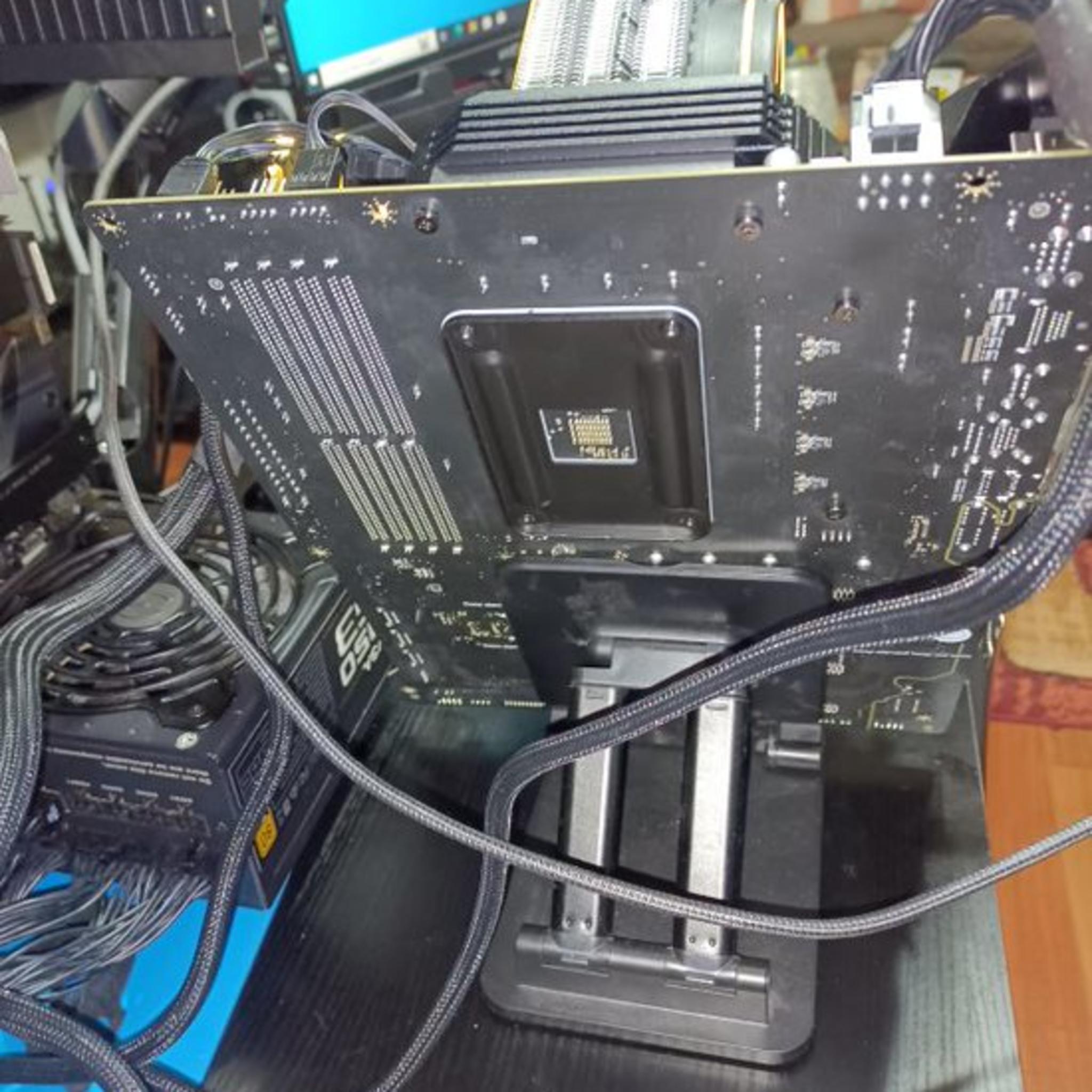 CPU ryzen 5700X3D B550 GAMING PLUS DDR4 64GB MSI MPG B550 Gaming Plus Computer Gaming Motherboard (AMD