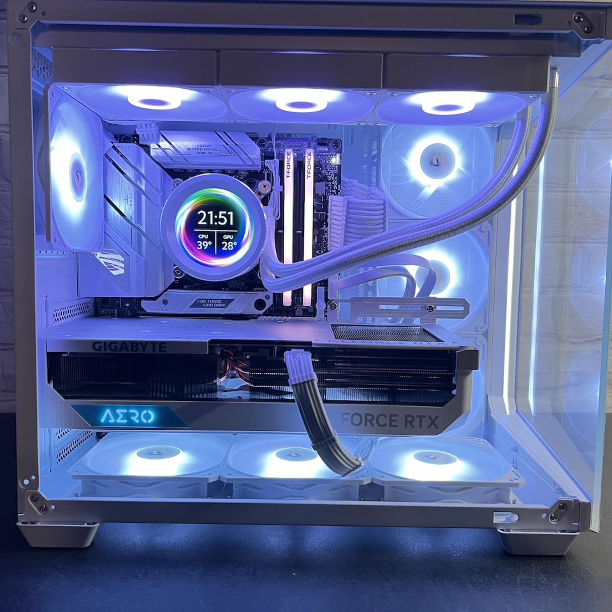 RTX 4080 Super Aero Ryzen 7 7800X3D 32GB DDR5 RAM 2TB M.2