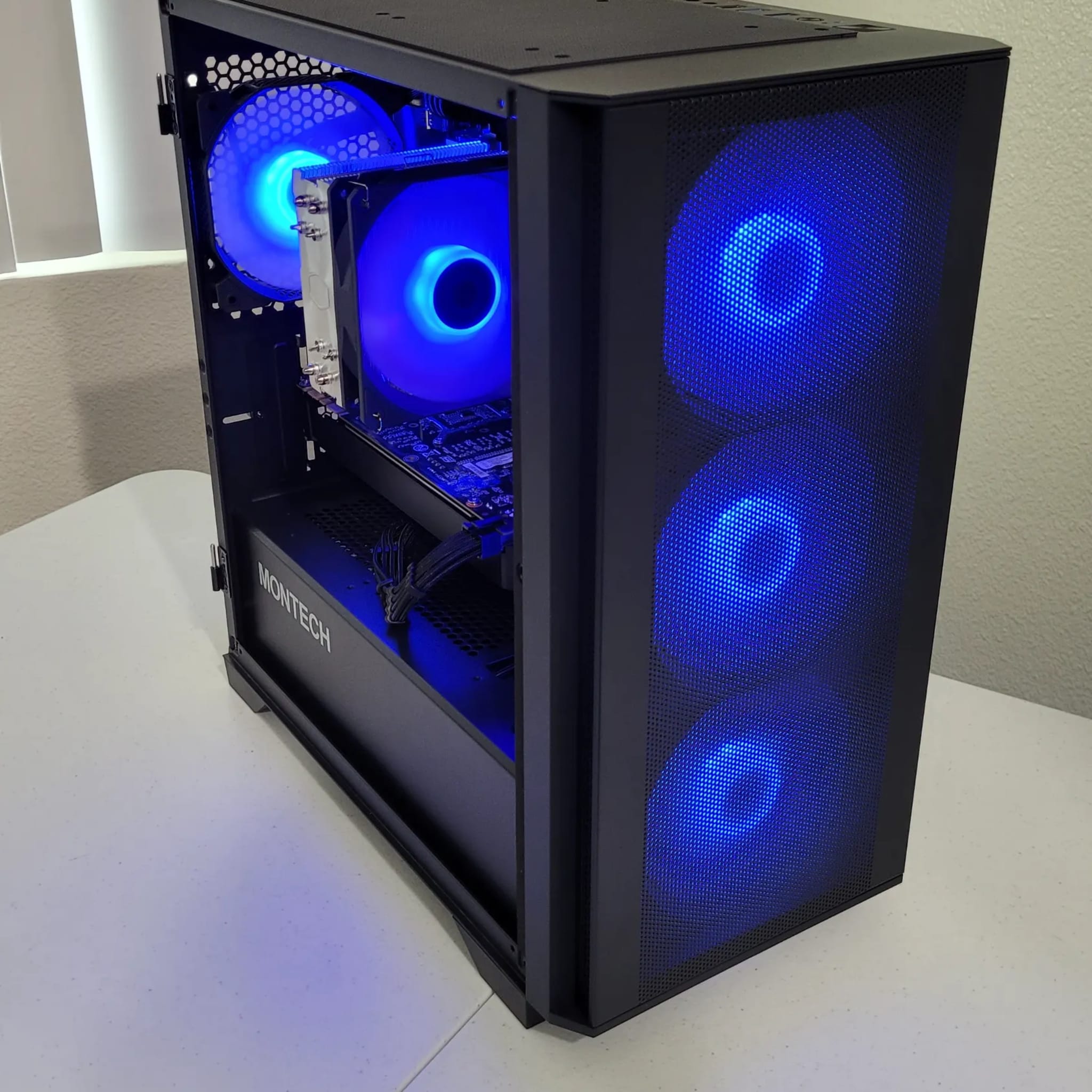 RYZEN5 2600 gtx1070 ゲーミングPC Black Gaming PC (Ryzen 5 2600X + GTX 1070 Ti + 1TB SSD +