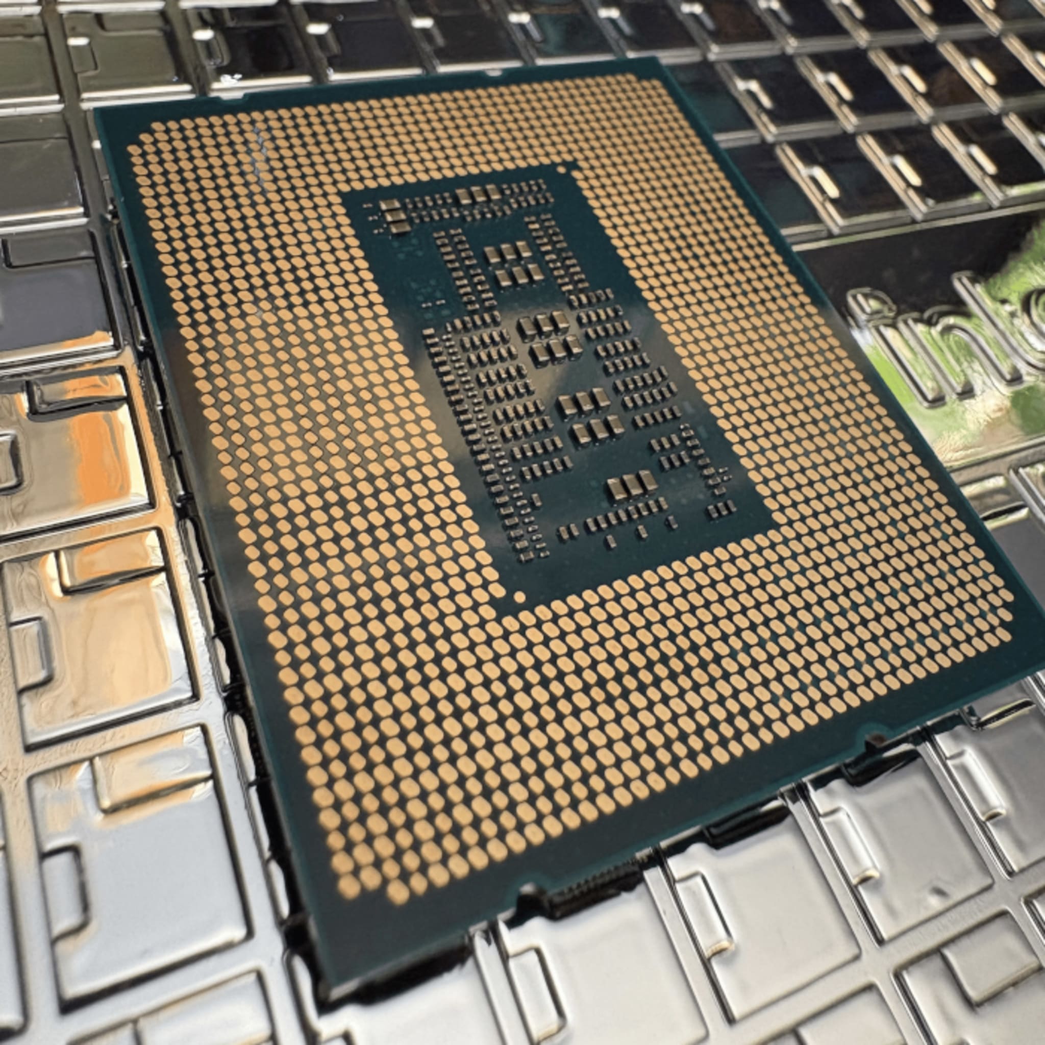 CPU Intel Core i9-13900KF CPU LGA 1700 Amazon.com: Intel Core i9-13900KF Desktop Processor 24 cores