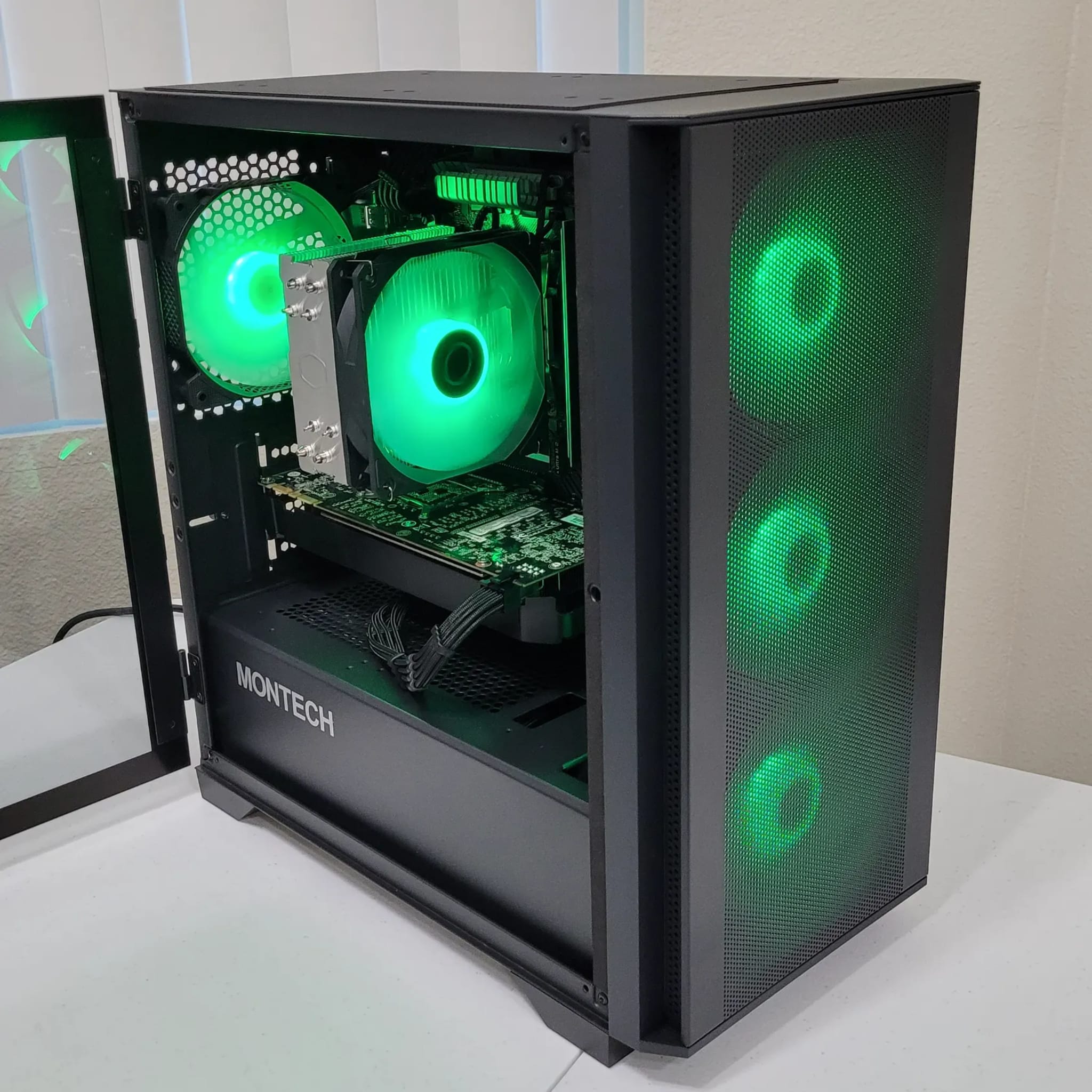 RYZEN5 2600 gtx1070 ゲーミングPC Black Gaming PC (Ryzen 5 2600X + GTX 1070 Ti + 1TB SSD +