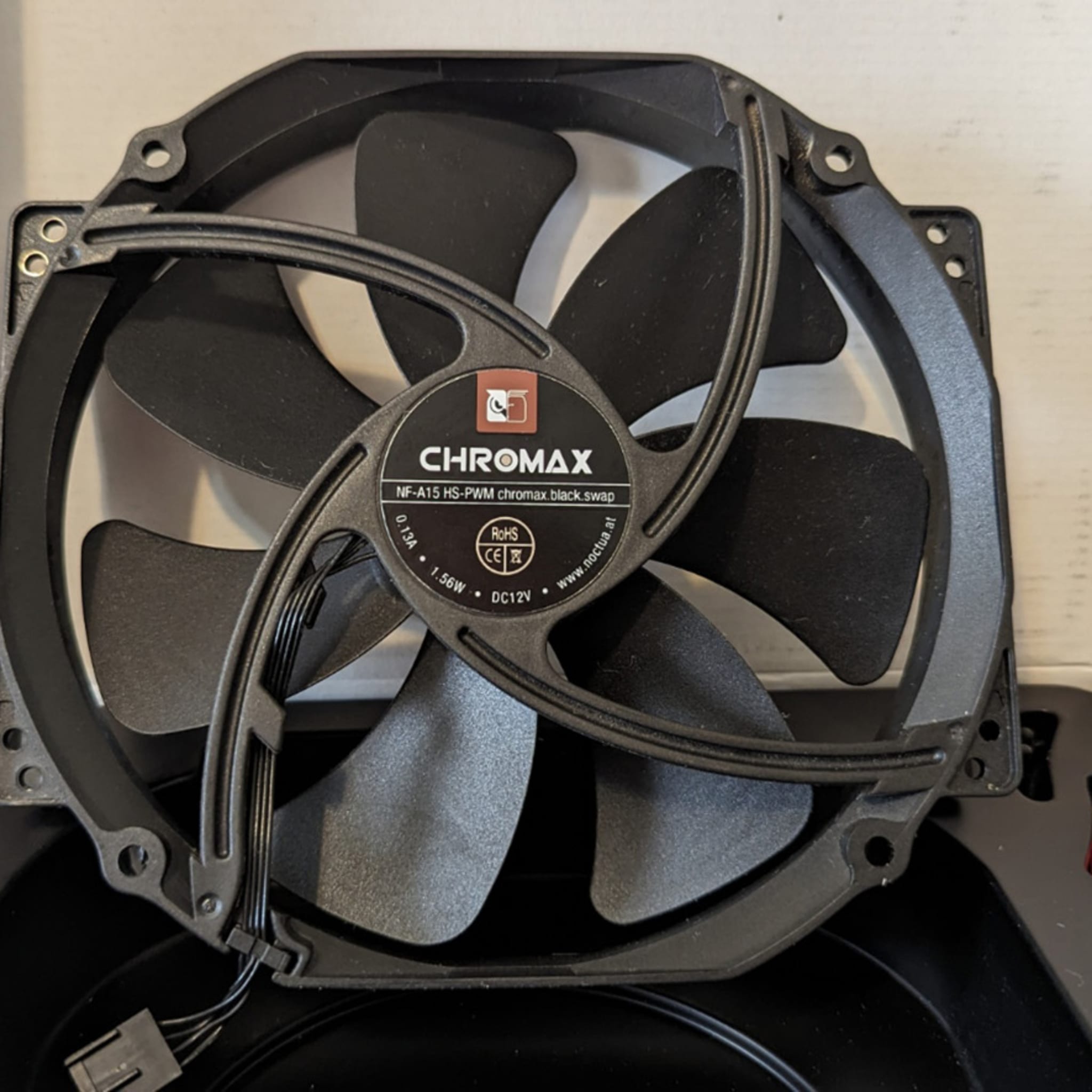 noctua NF-A15 HS-PWM CPUクーラー(ブラック） Amazon.com: Noctua NF-A15 HS-PWM chromax.Black.swap, Premium