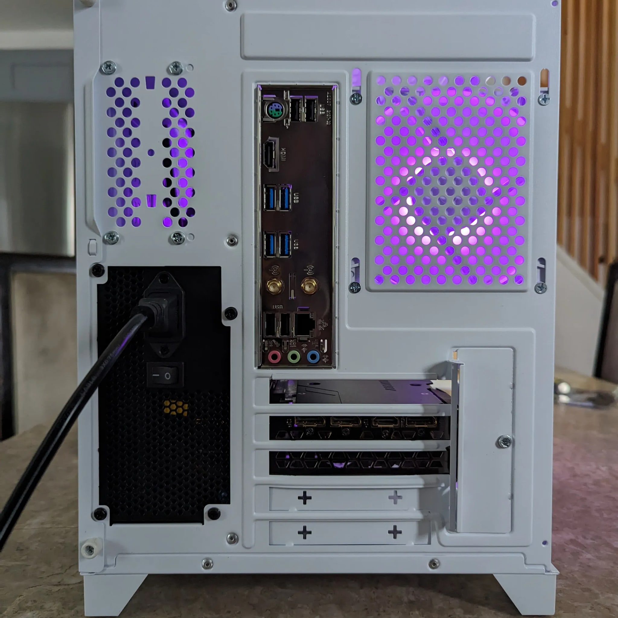 【ゲーミングPC】Ryzen5 5600X RTX2070Super 新品多数 RTX 2070 Super, Ryzen 5 5600x Mid Level RGB Gaming PC (WHITE