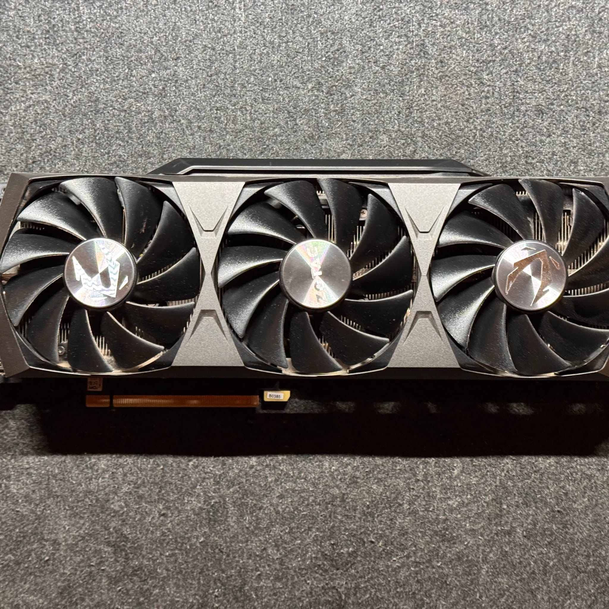ZOTAC GeForce RTX 3080　非LHR版 ZOTAC、ホログラフィー仕上げの「GeForce RTX 3080」搭載ビデオ
