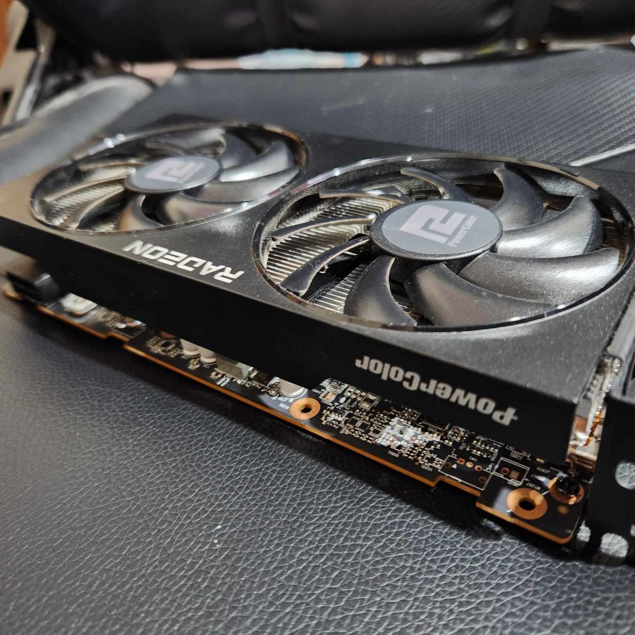 新品未使用　PowerColorグラボAMD RX 6600XT 8GB Amazon | POWERCOLOR AMD Radeon RX6600XT搭載 グラフィック