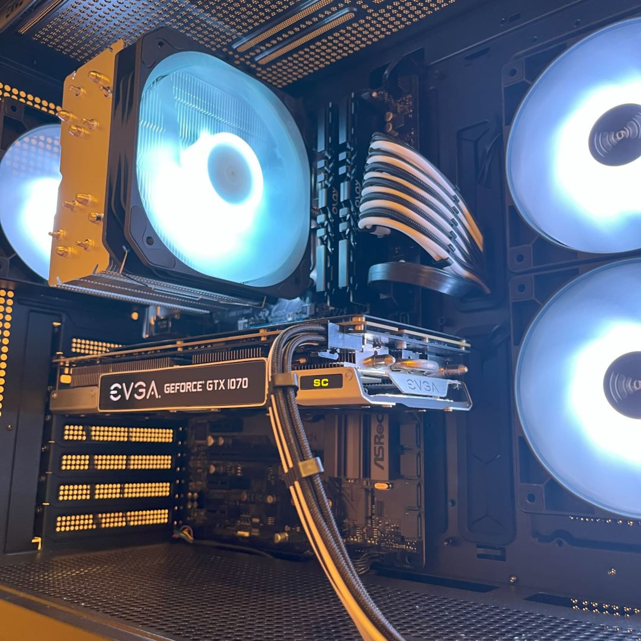 Gaming PC | Ryzen 5 3600 | GTX 1070 | | Jawa
