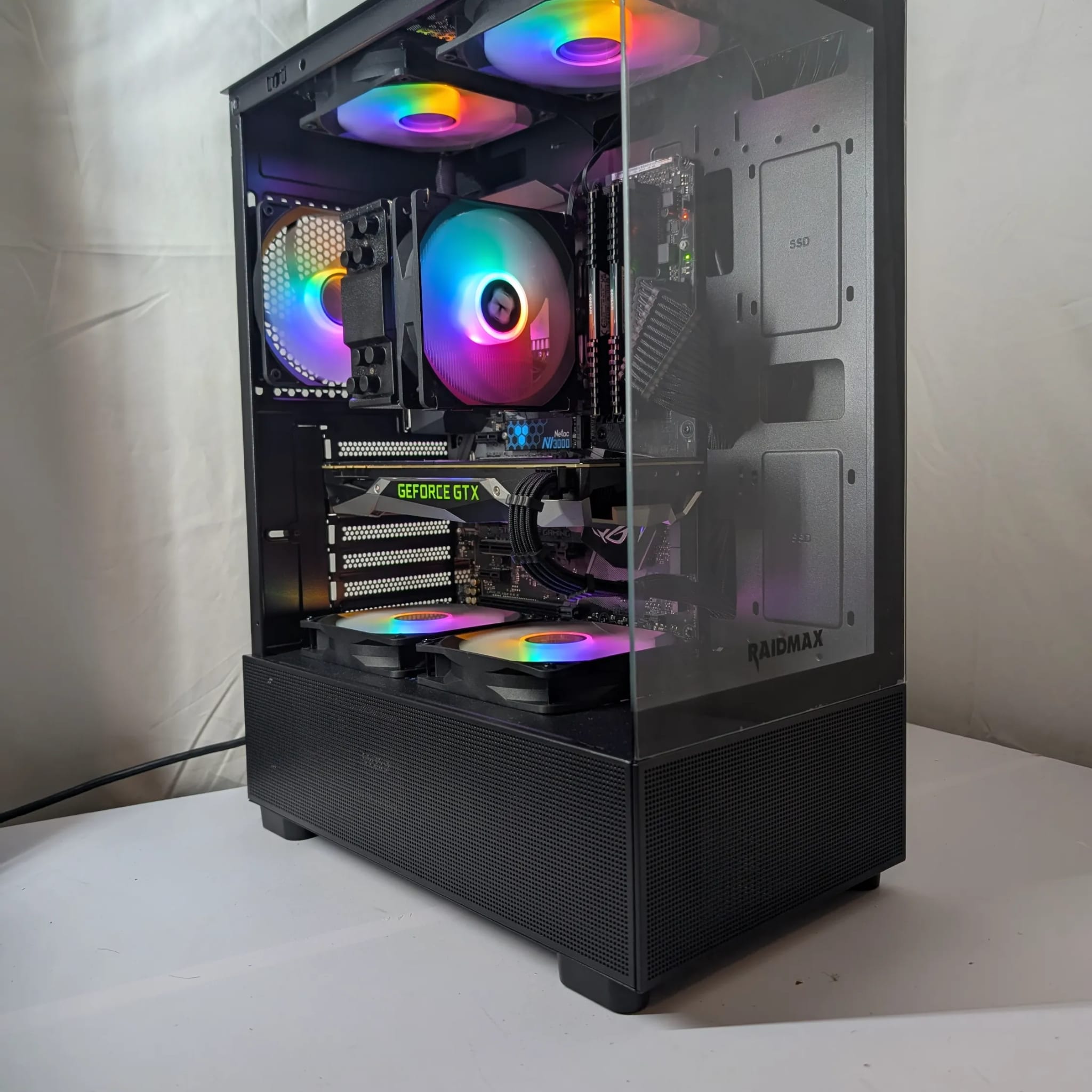 ゲーミングPC i7 7700k 16GB GTX1080 Wi-Fi GTX 1080 Gaming PC – i7 7700K | 32GB DDR4 | 1TB NVMe | New