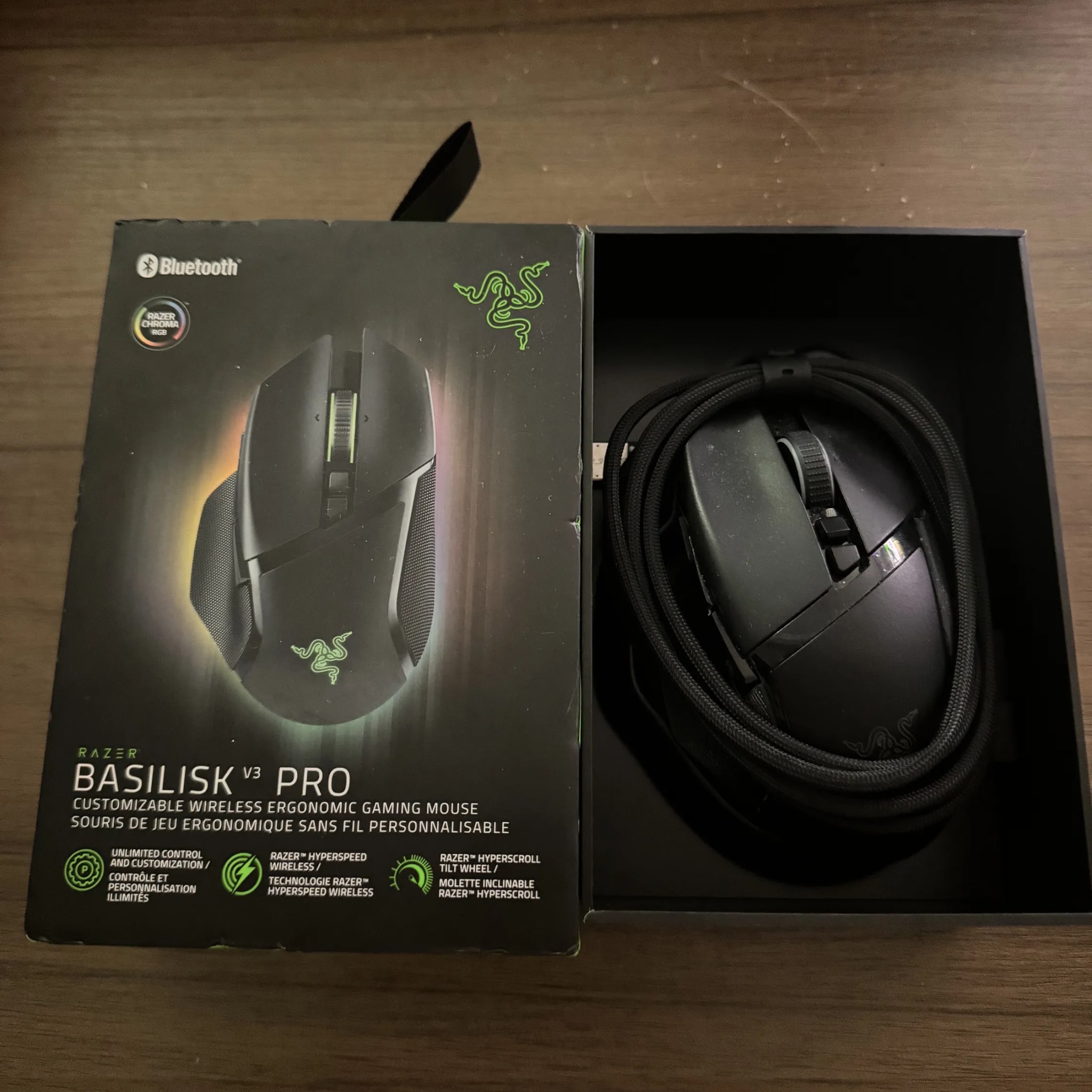 Razer Basilisk V3 Pro + Razer Mouse Dock Pro | Jawa