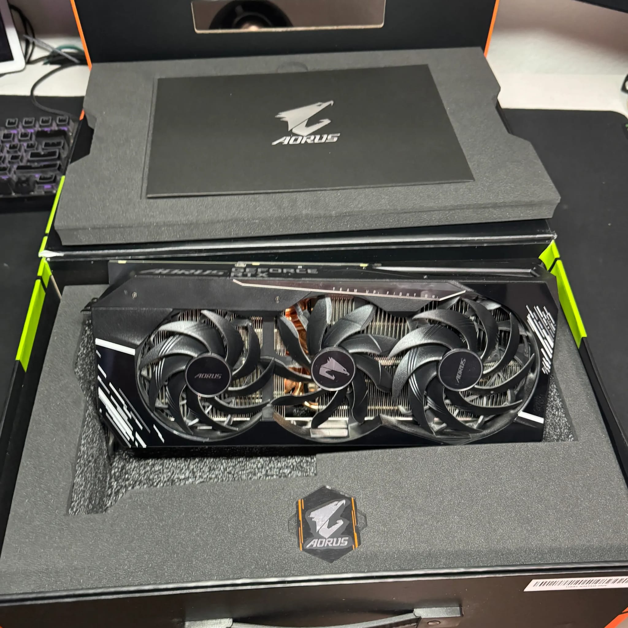 AORUS GeForce RTX 3080 MASTER 10G ジャンク Amazon.com: GIGABYTE AORUS GeForce RTX 3080 Master 10G (REV3