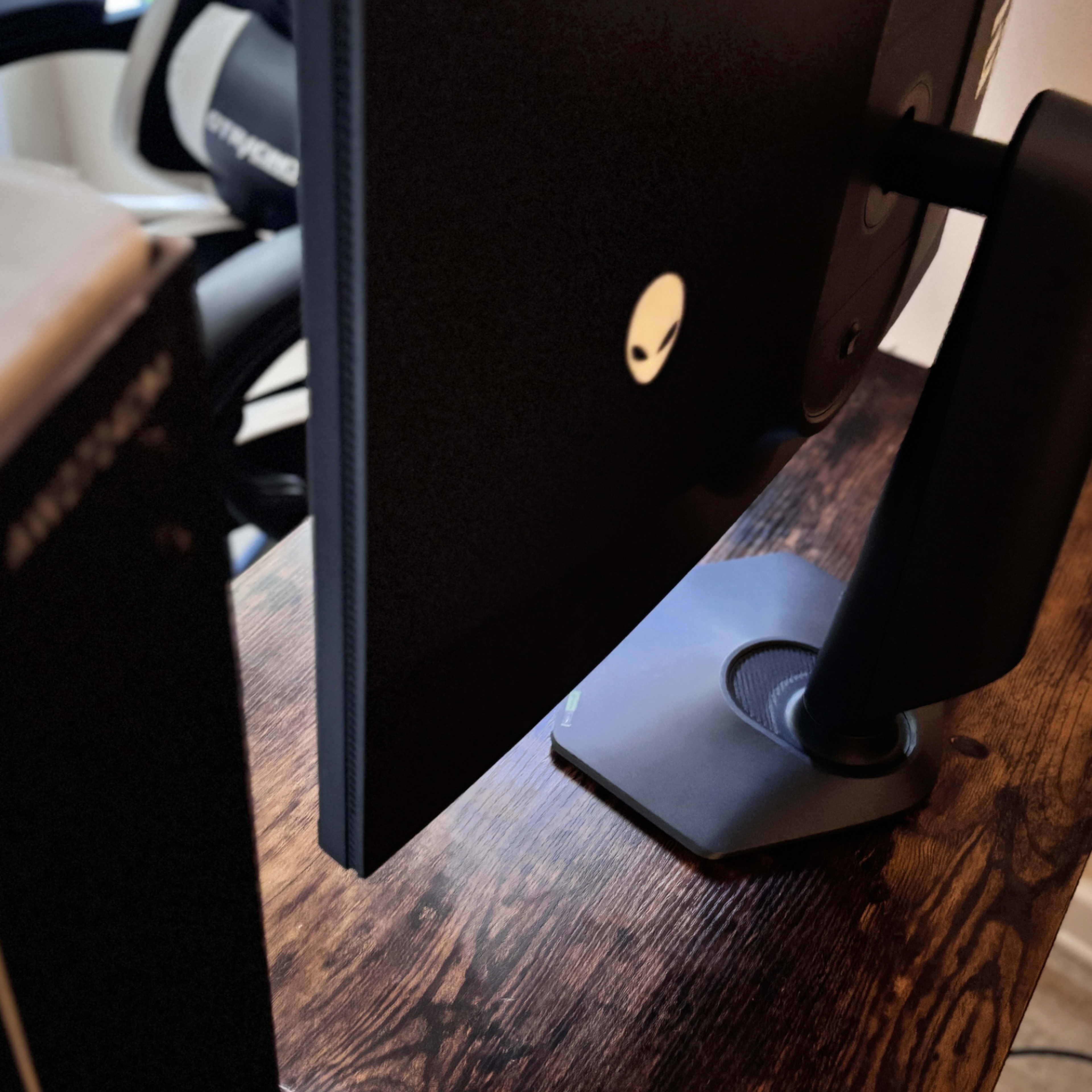 Alienware 27 Gaming Monitor - AW2724DM | Jawa Alienware 27 Gaming Monitor - AW2724DM | Jawa