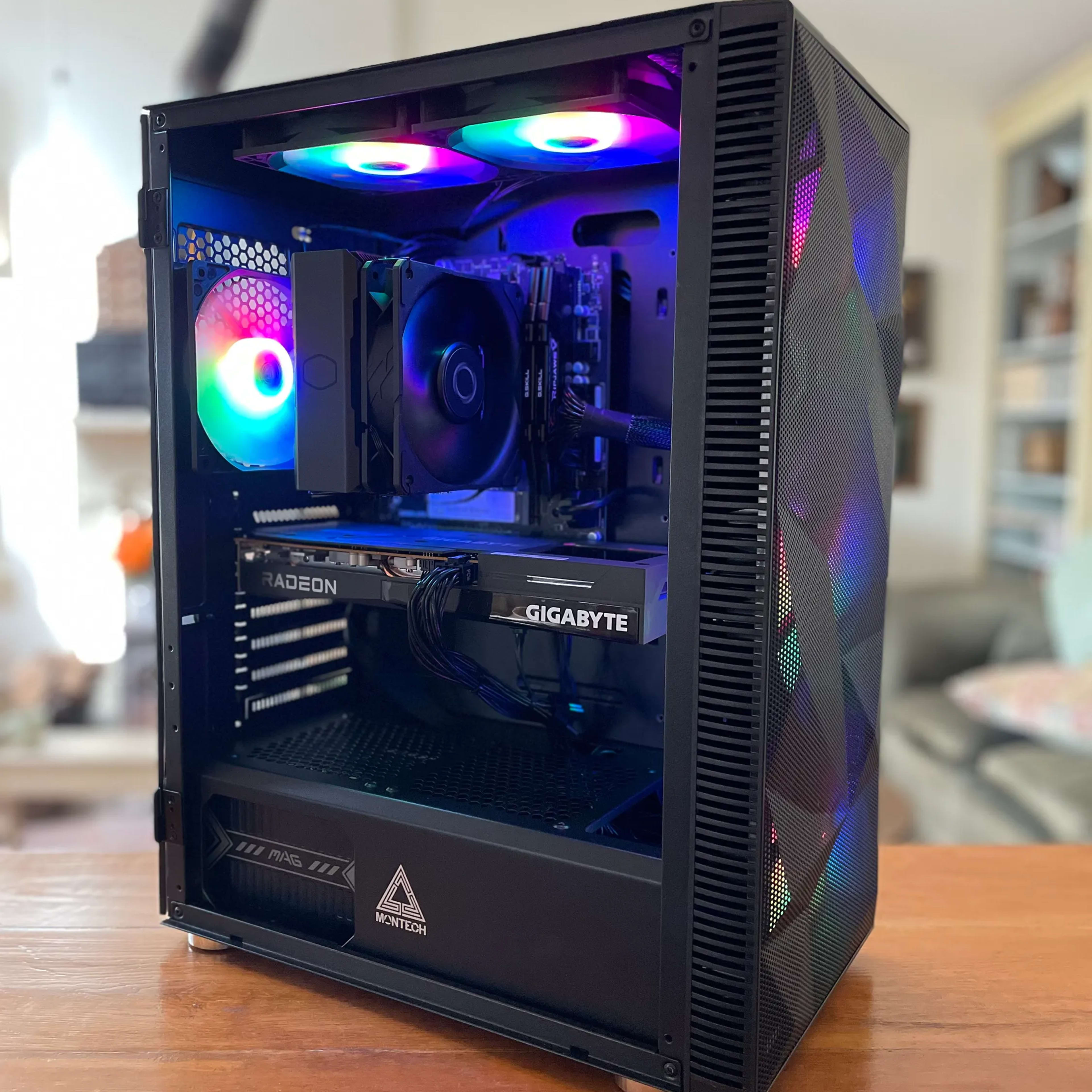 RGB GAMING PC - Ryzen 5 5500, Rx 6600