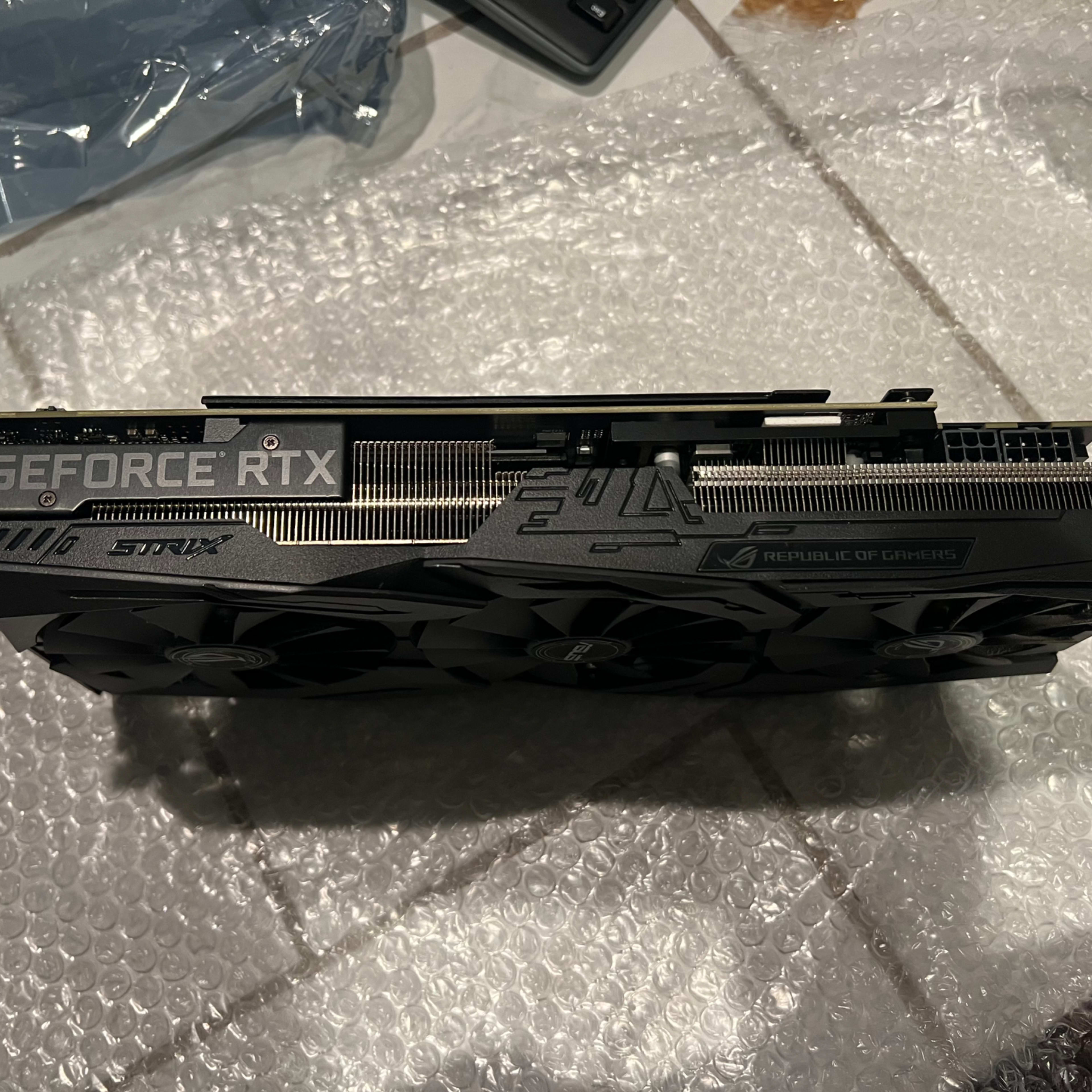 ASUS GeForce RTX 2070 ROG Strix Overclocked Triple-Fan 8GB ASUS GeForce RTX 2070 ROG Strix Overclocked Triple-Fan 8GB